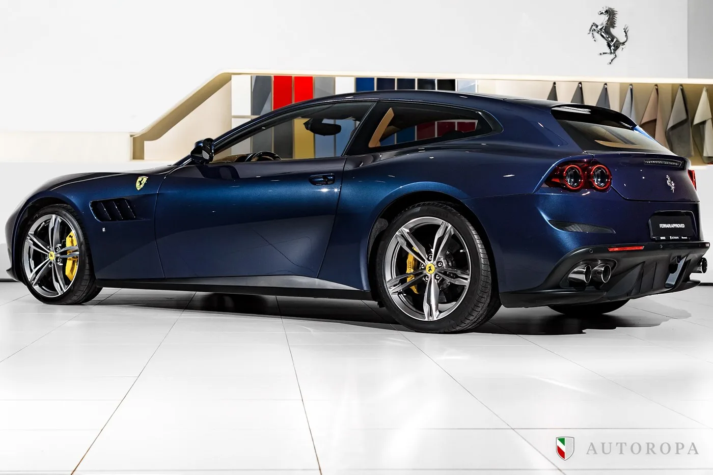 2018 Ferrari GTC4Lusso V12 angeboten von einem offiziellen Ferrari und Maserati-Vertragshändler in Arlöv, Schweden, Foto 5 von 10