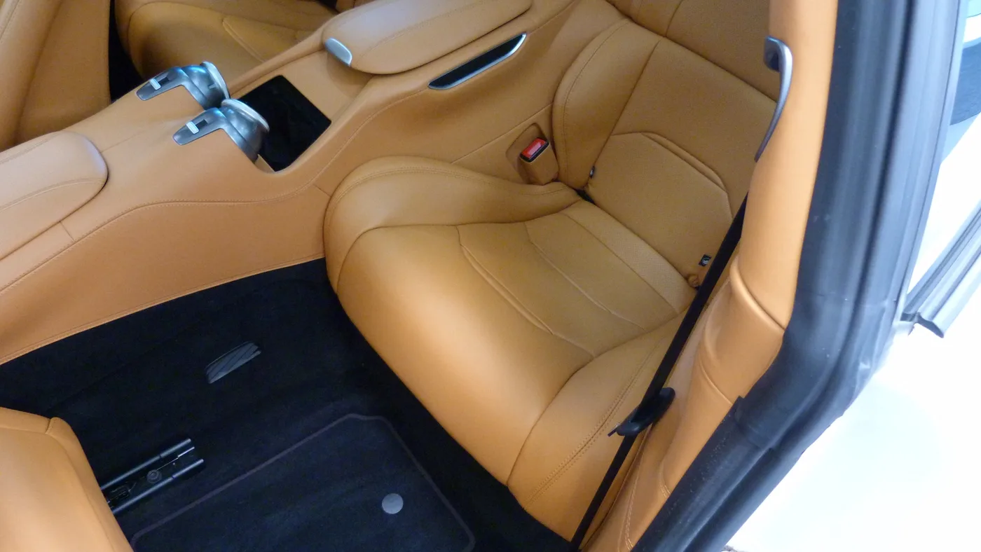 2018 Ferrari GTC4Lusso V12 proposée par un groupe de concessions agréées à Cheltenham, Royaume-Uni, photo 21 sur 25
