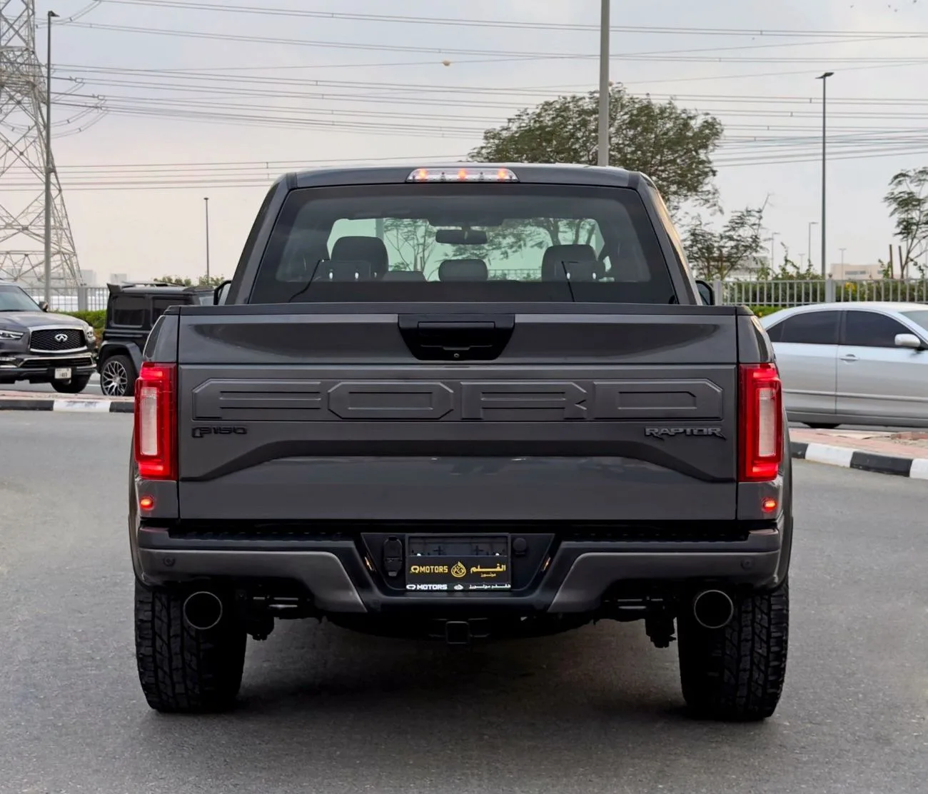 2018 Ford F-150 proposée par un concessionnaire spécialisé à Dubai, Émirats arabes unis, photo 6 sur 13