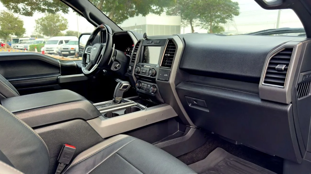 2018 Ford F-150 proposée par un concessionnaire spécialisé à Dubai, Émirats arabes unis, photo 10 sur 13