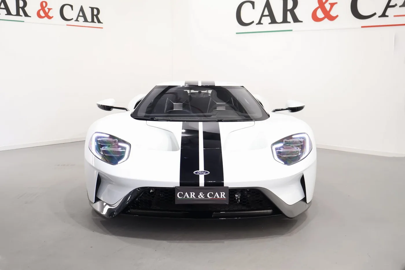 2018 Ford GT offered by a supercar dealer in Zibido San Giacomo, Italy, photo 3 of 25