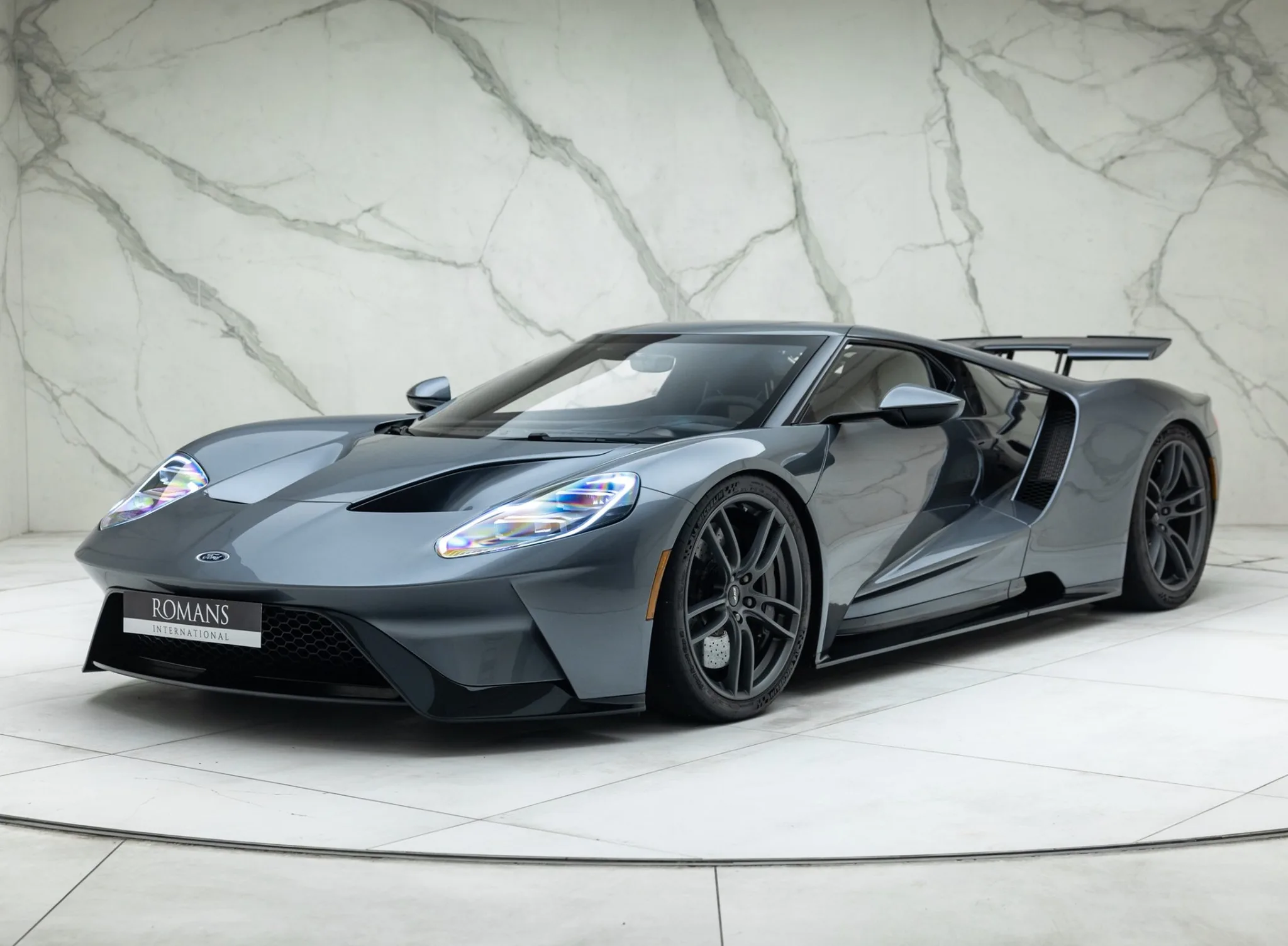 2018 Ford GT proposée par un concessionnaire spécialisé à Banstead, Royaume-Uni, photo principale