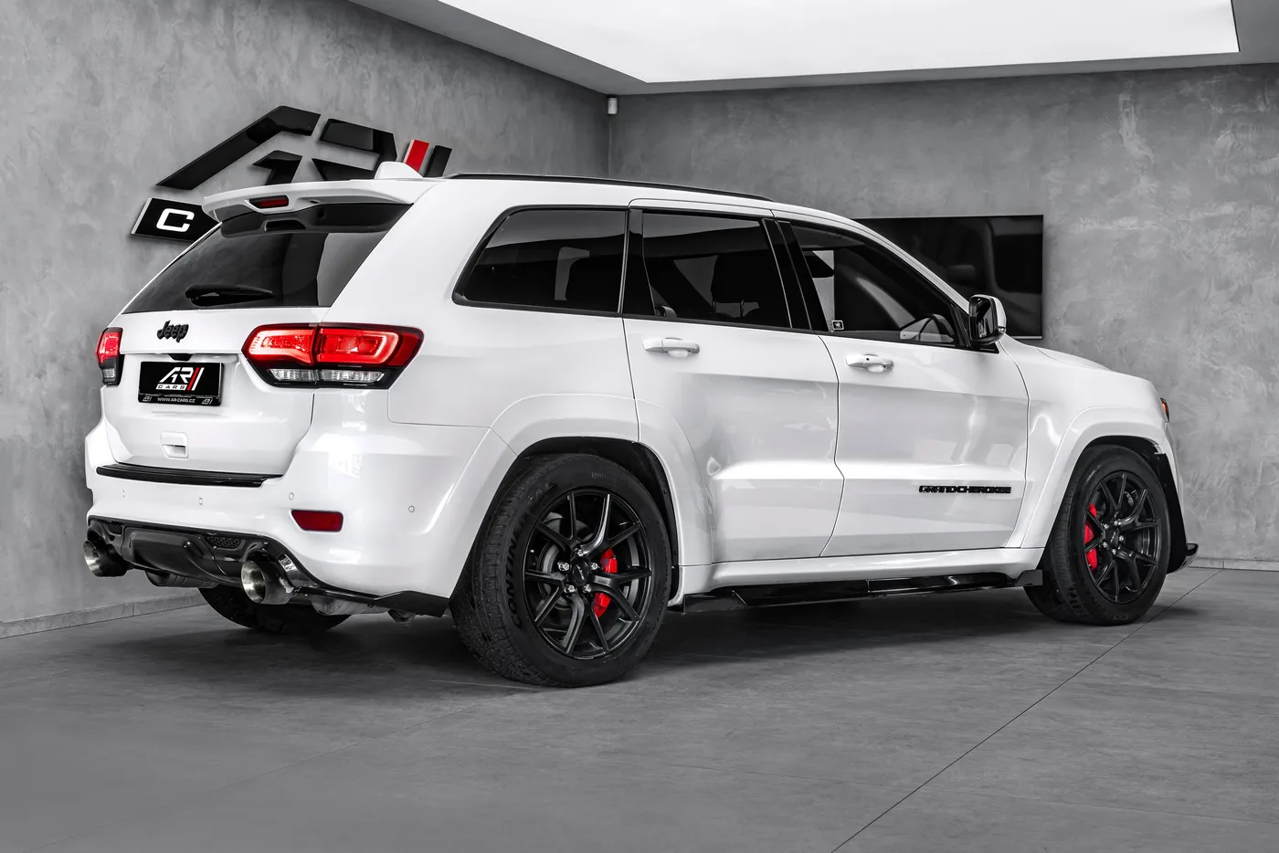 2018 Jeep Grand Cherokee SRT8 angeboten von einem Fachhändler in Ostrava, Tschechien, Foto 5 von 25