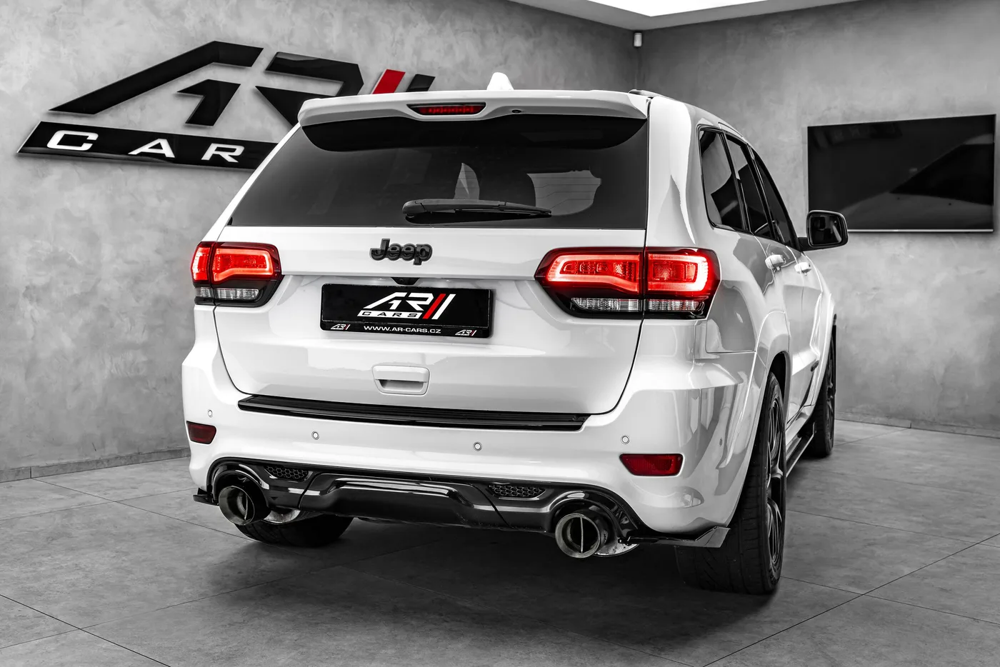 2018 Jeep Grand Cherokee SRT8 angeboten von einem Fachhändler in Ostrava, Tschechien, Foto 6 von 25