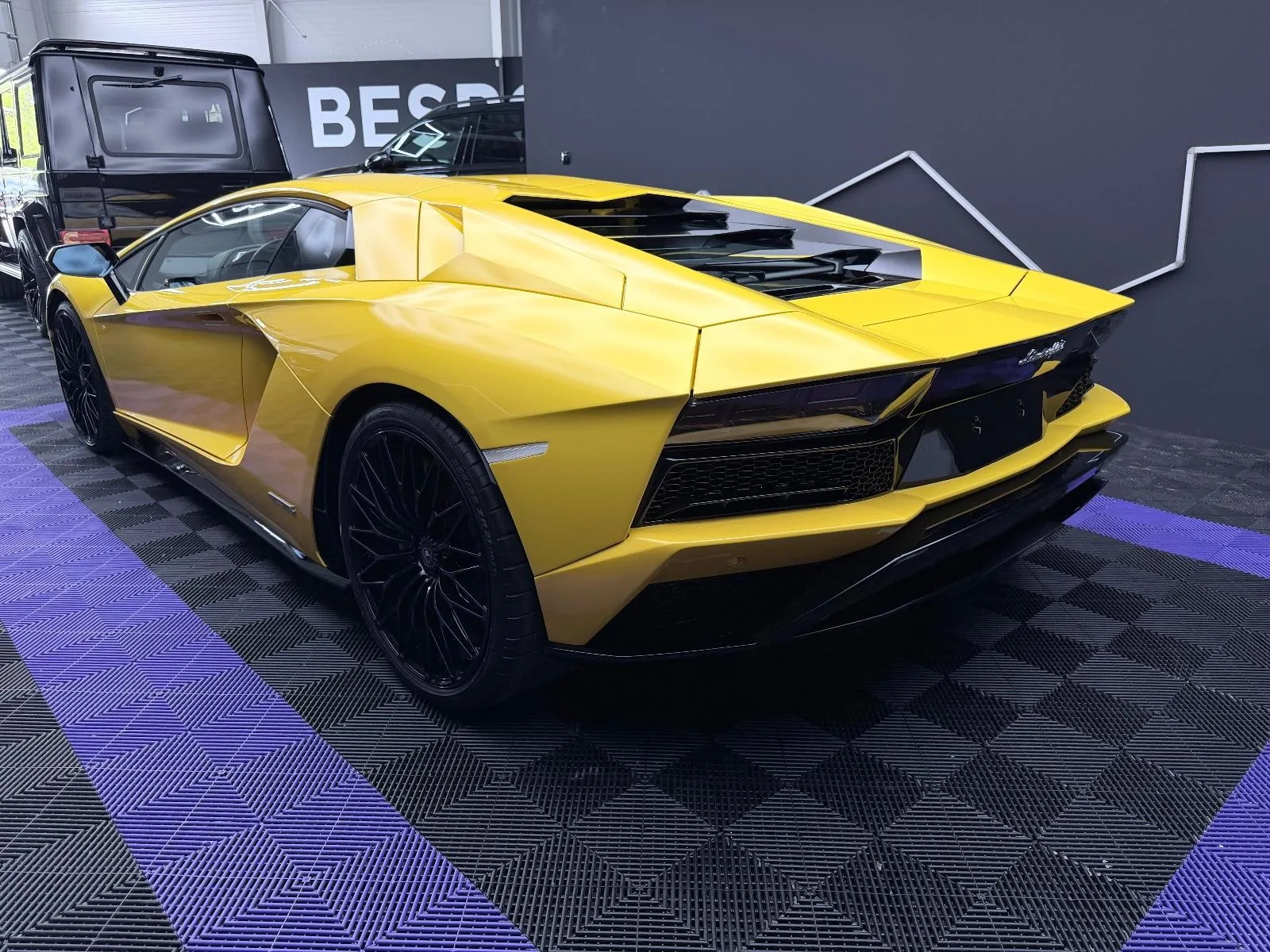 2018 Lamborghini Aventador S, 3/22