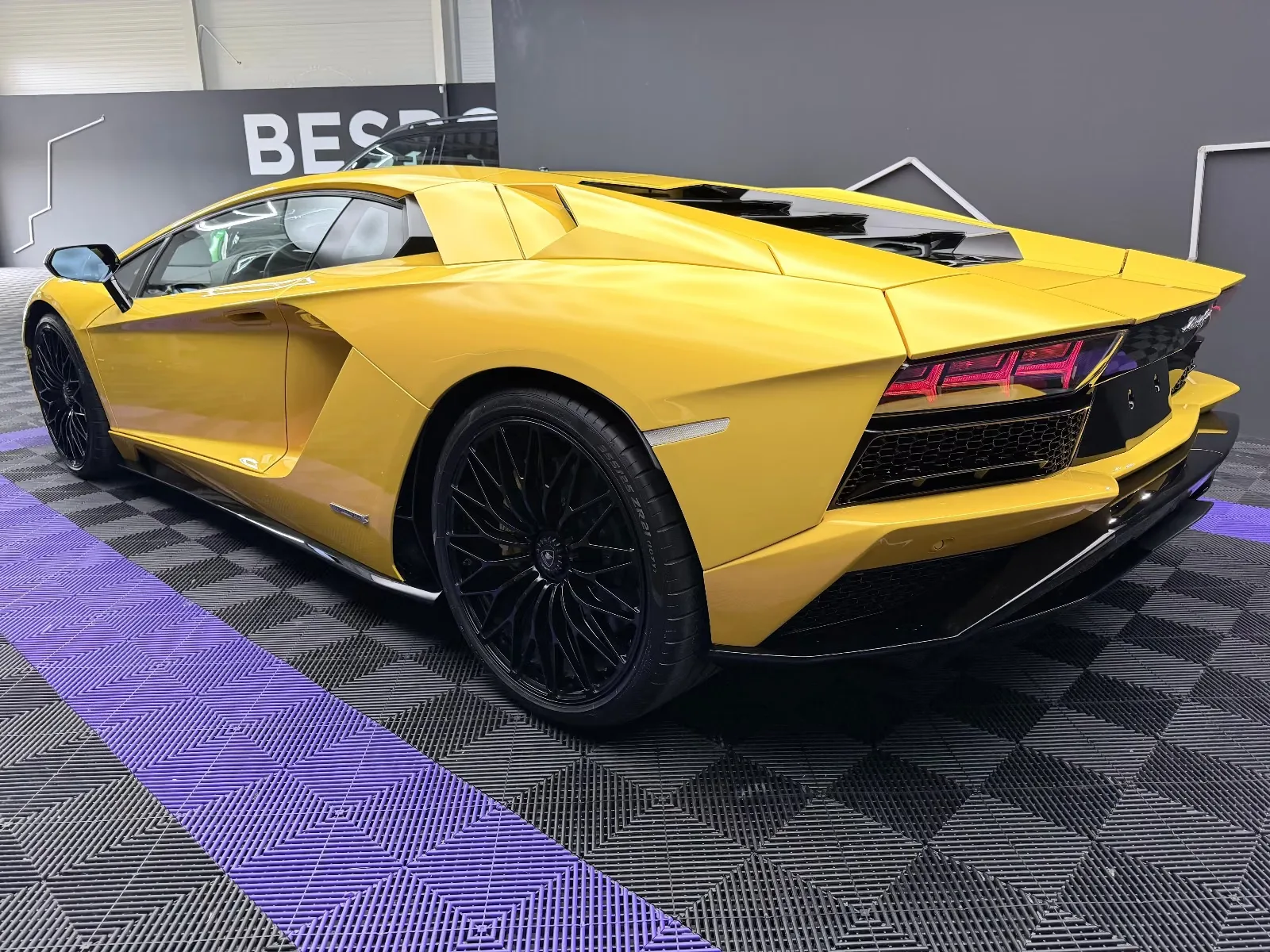 2018 Lamborghini Aventador S, 7/22