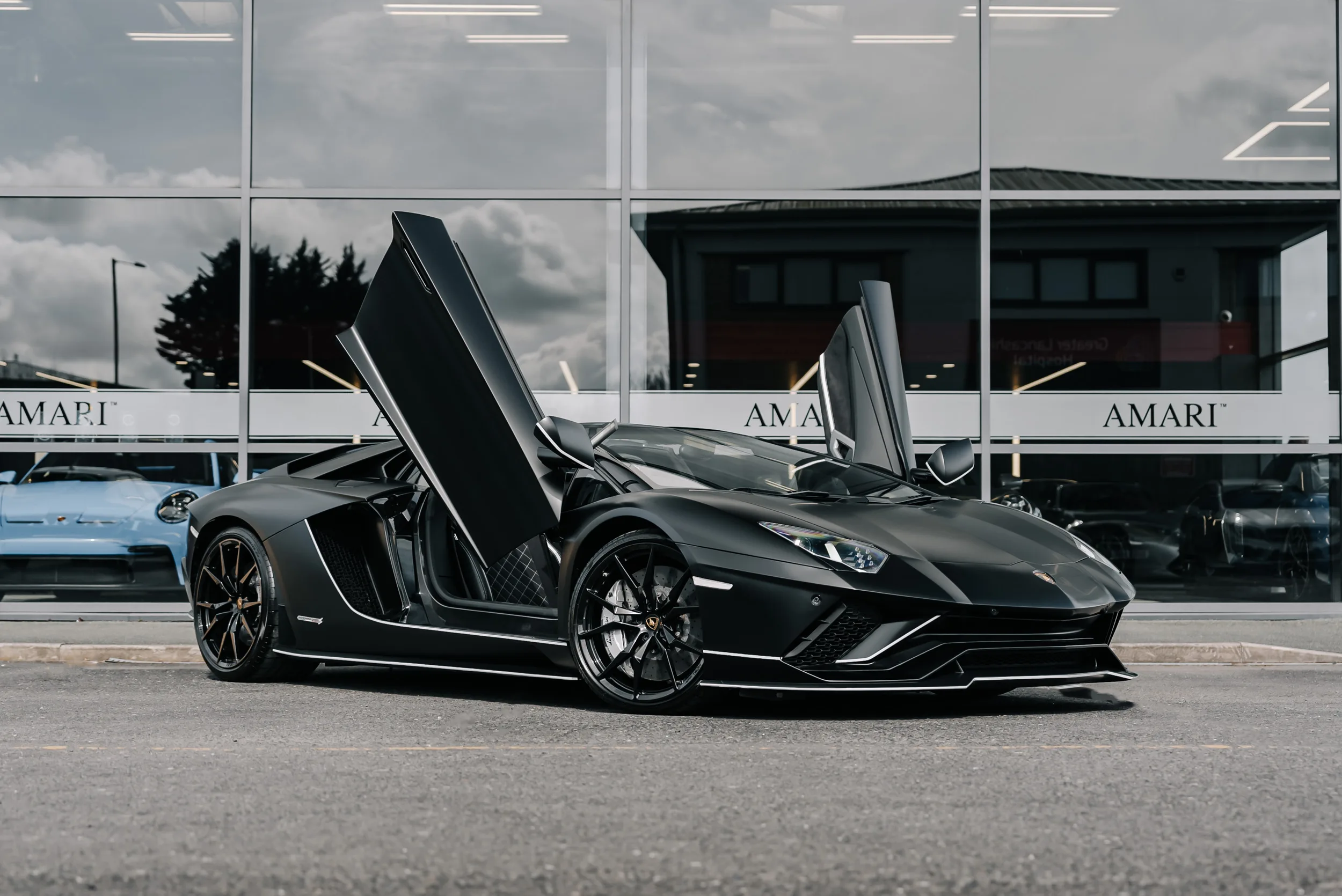 2018 Lamborghini Aventador S Roadster, 2/30