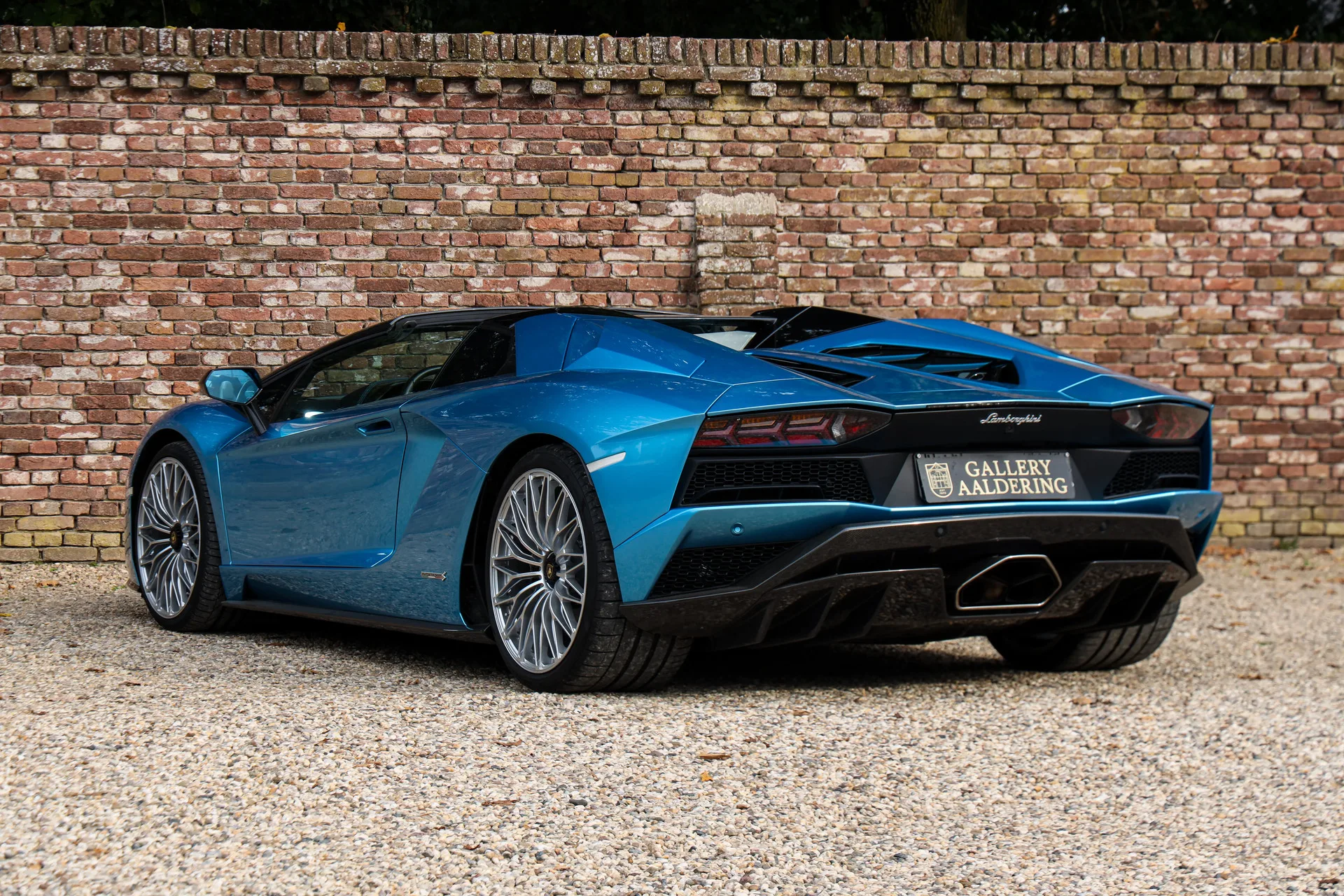 2018 Lamborghini Aventador S Roadster, 2/30
