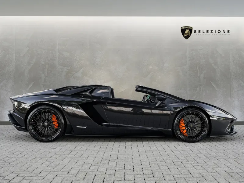 2018 Lamborghini Aventador S Roadster, 2/20