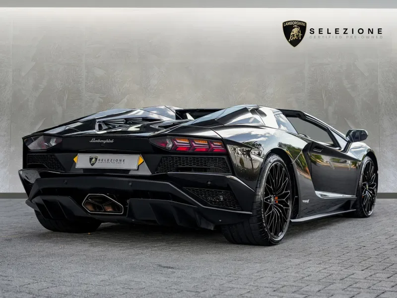 2018 Lamborghini Aventador S Roadster, 3/20