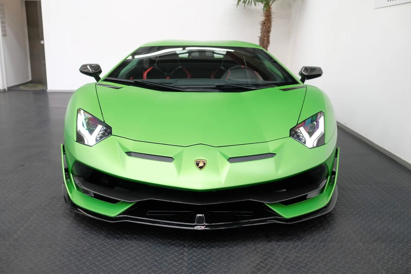2018 Lamborghini Aventador SVJ offered by a specialist dealer in Nuremberg, Germany, photo 5 of 15