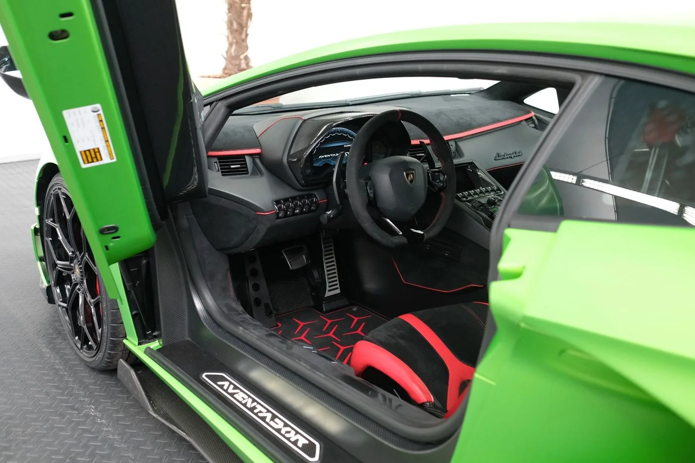 2018 Lamborghini Aventador SVJ offered by a specialist dealer in Nuremberg, Germany, photo 11 of 15