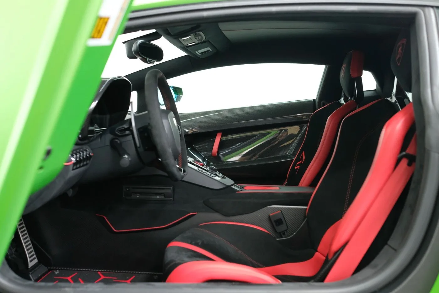2018 Lamborghini Aventador SVJ offered by a specialist dealer in Nuremberg, Germany, photo 12 of 15