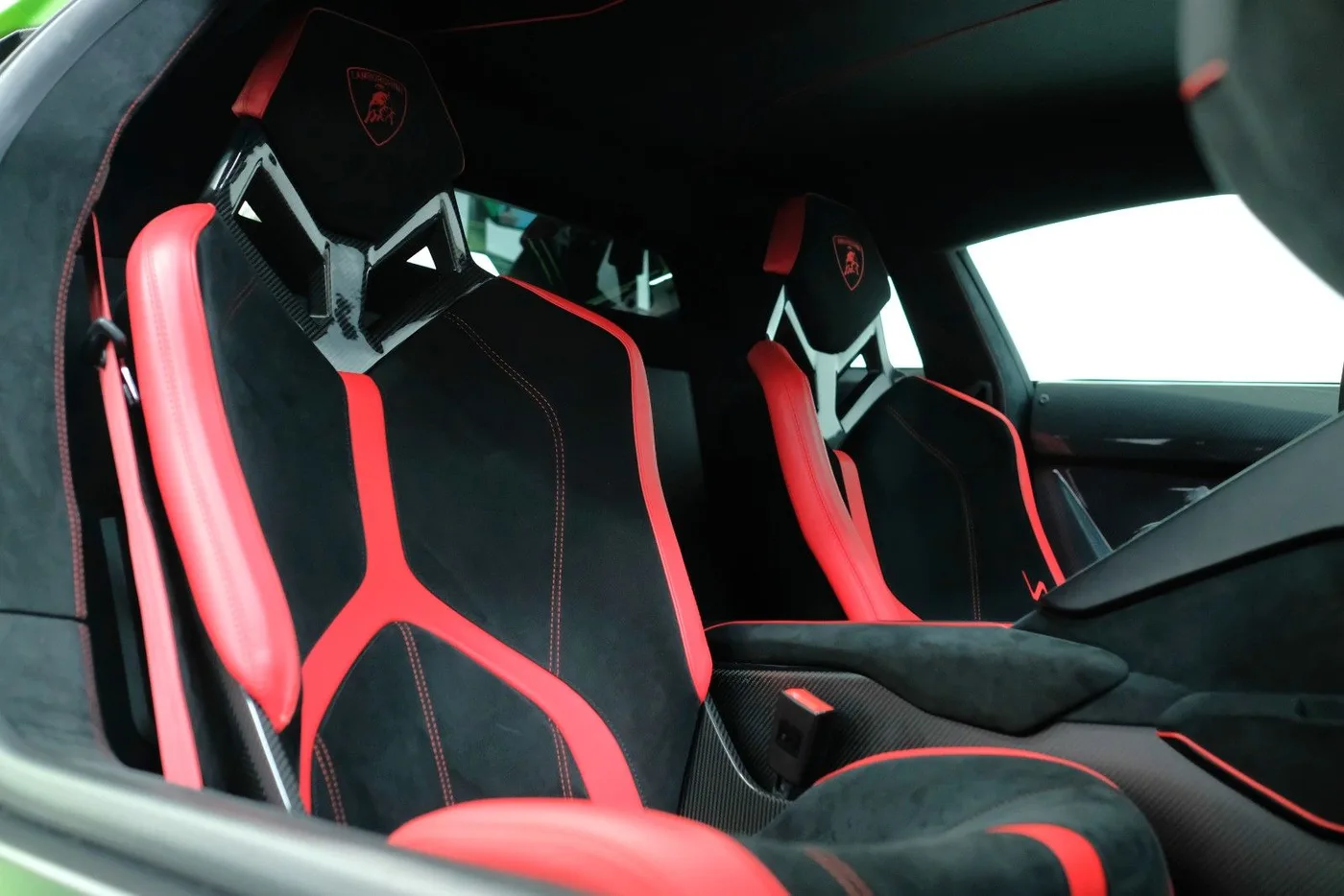 2018 Lamborghini Aventador SVJ offered by a specialist dealer in Nuremberg, Germany, photo 13 of 15