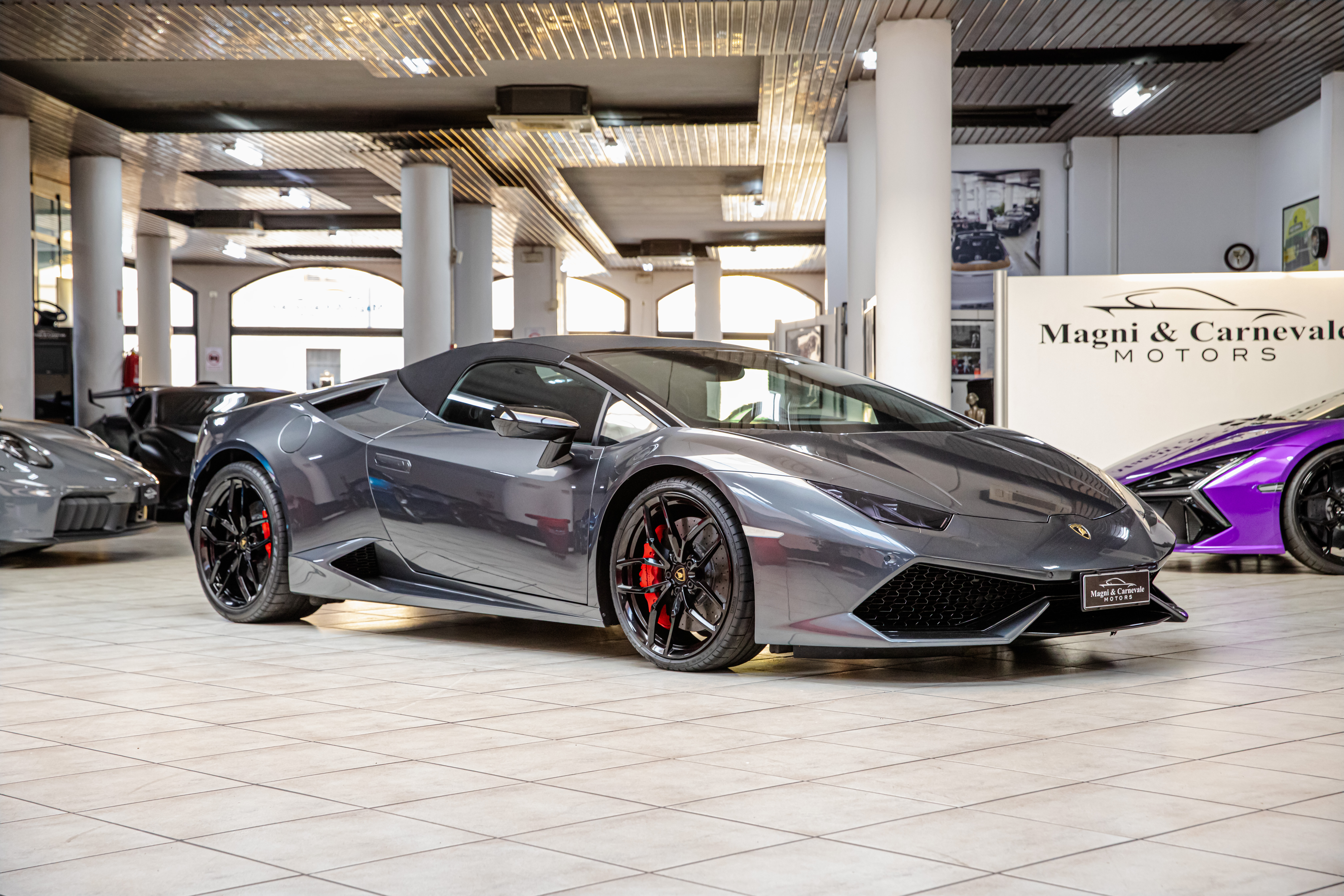 2018 Lamborghini Huracán LP 610-4 Spyder proposée par un concessionnaire spécialisé à Milan, Italie, photo 6 sur 20