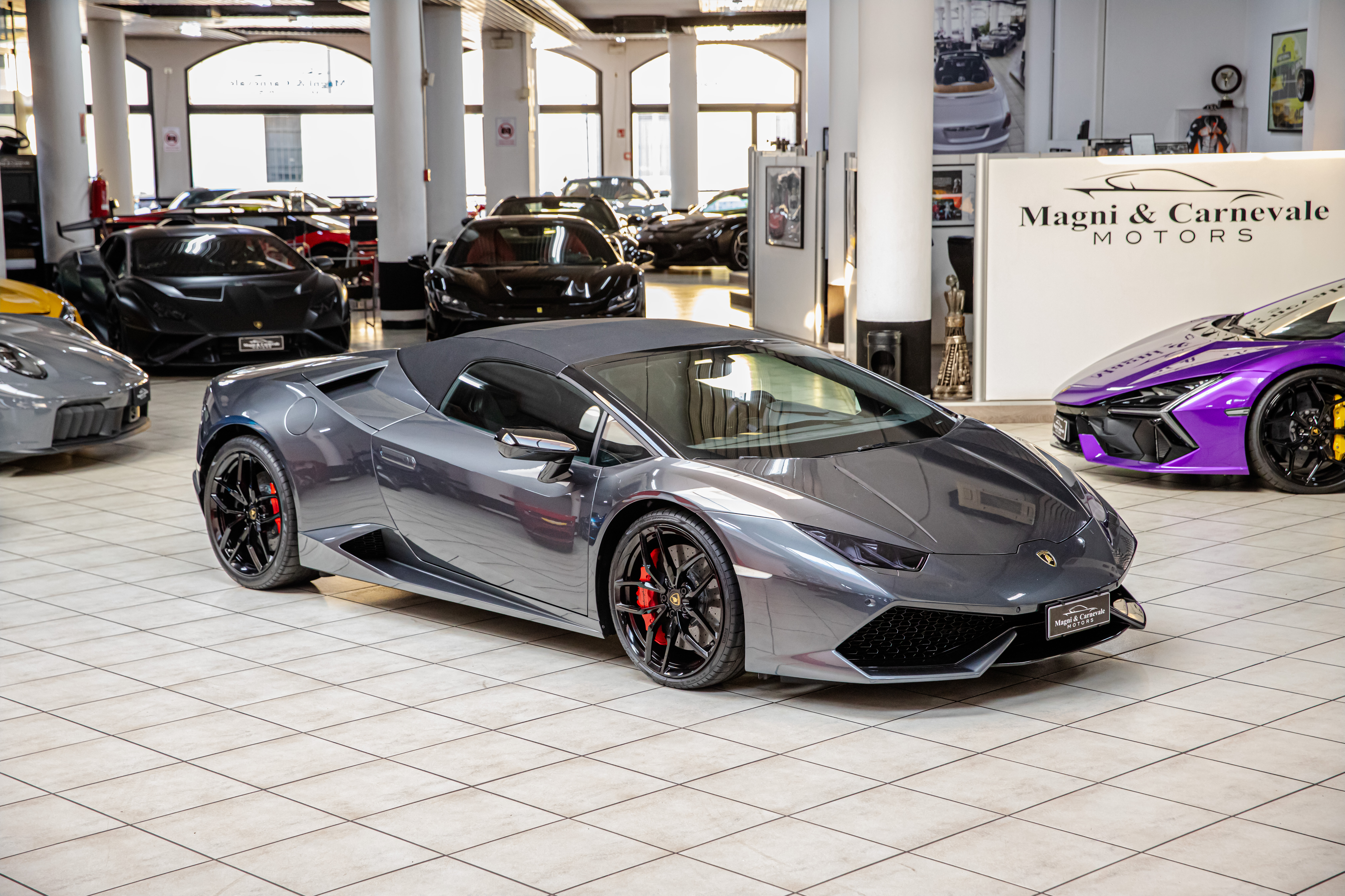 2018 Lamborghini Huracán LP 610-4 Spyder proposée par un concessionnaire spécialisé à Milan, Italie, photo 7 sur 20