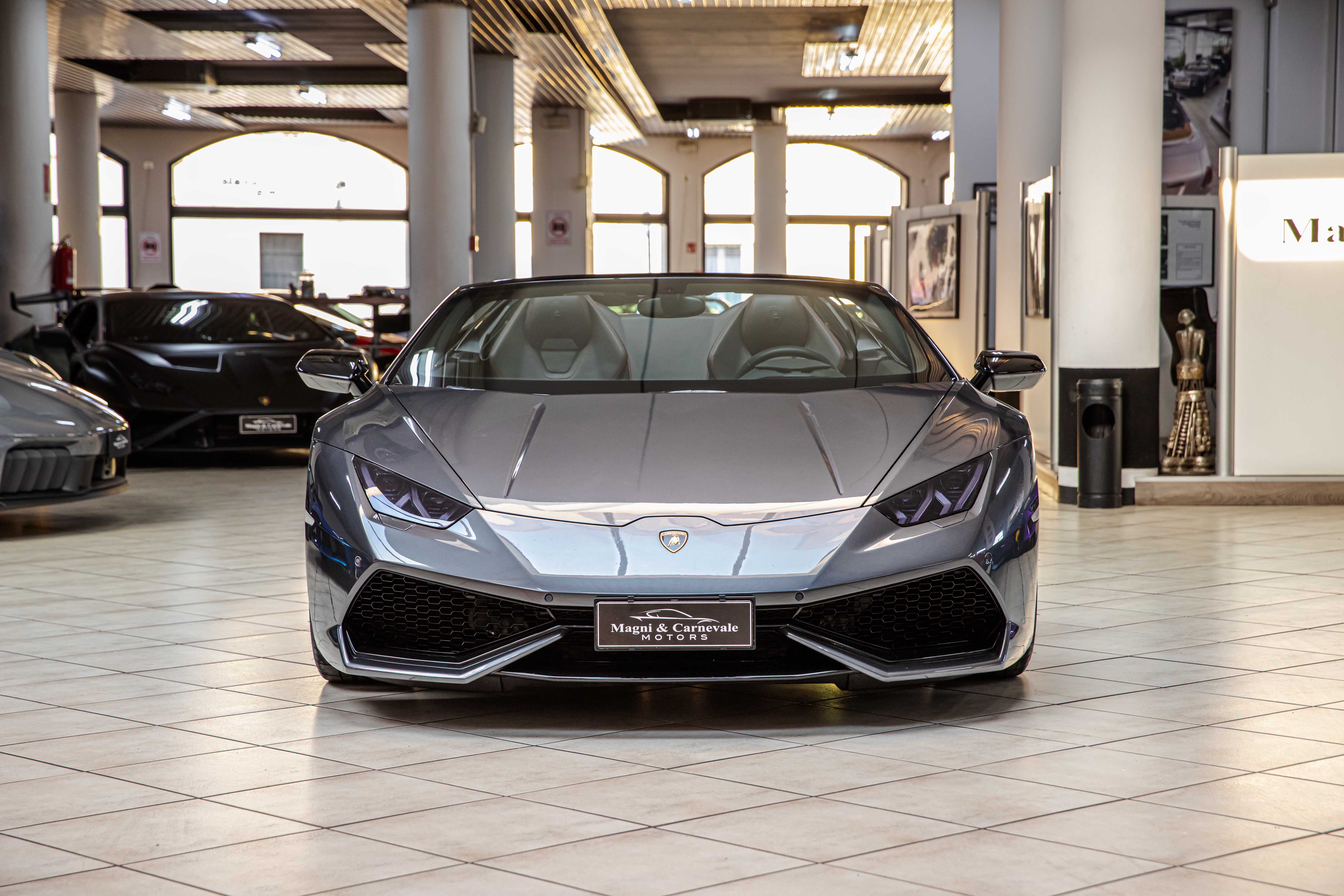 2018 Lamborghini Huracán LP 610-4 Spyder proposée par un concessionnaire spécialisé à Milan, Italie, photo 9 sur 20