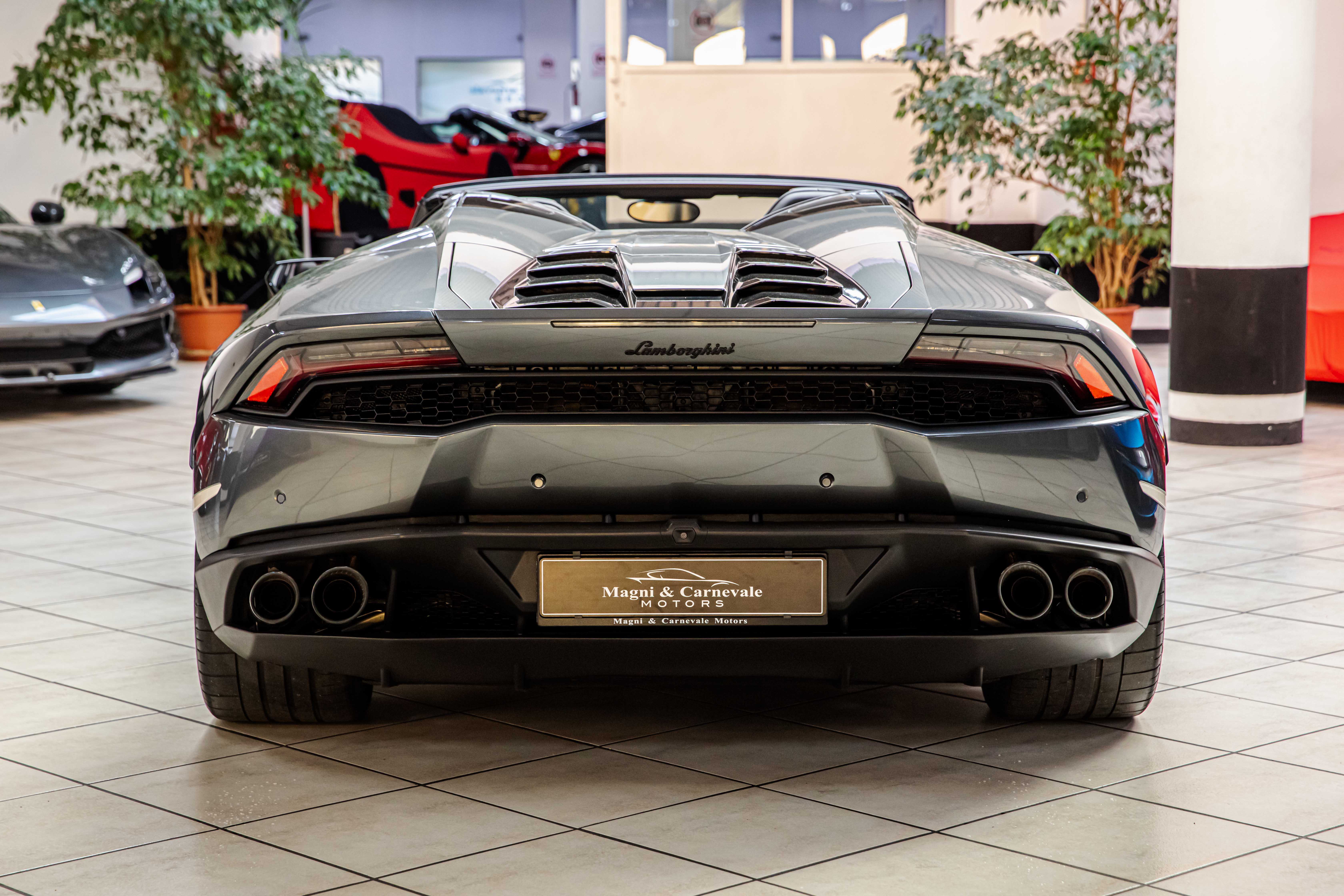 2018 Lamborghini Huracán LP 610-4 Spyder proposée par un concessionnaire spécialisé à Milan, Italie, photo 13 sur 20