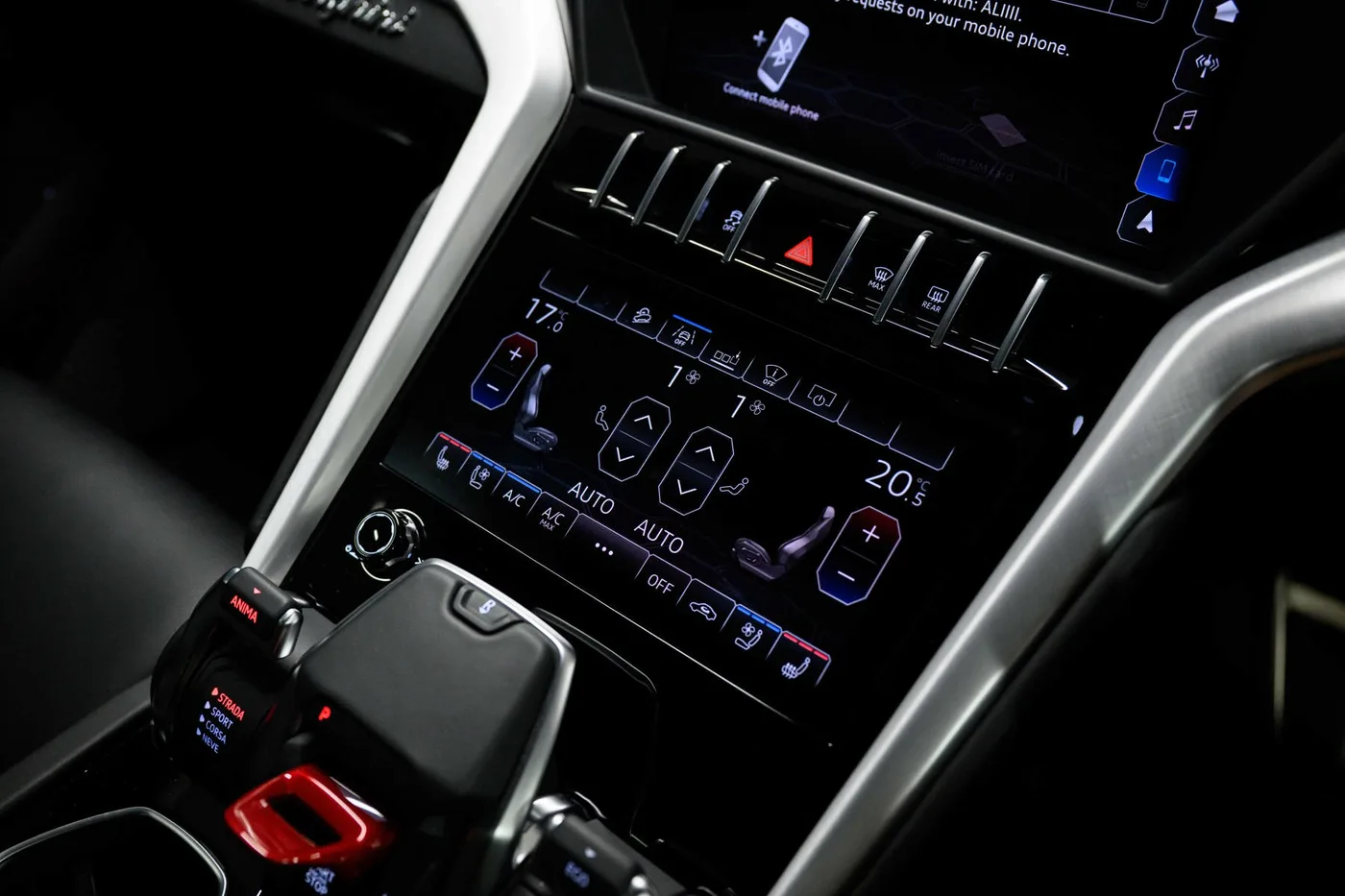 2018 Lamborghini Urus offered by a franchised dealer group in London, United Kingdom, photo 11 of 20