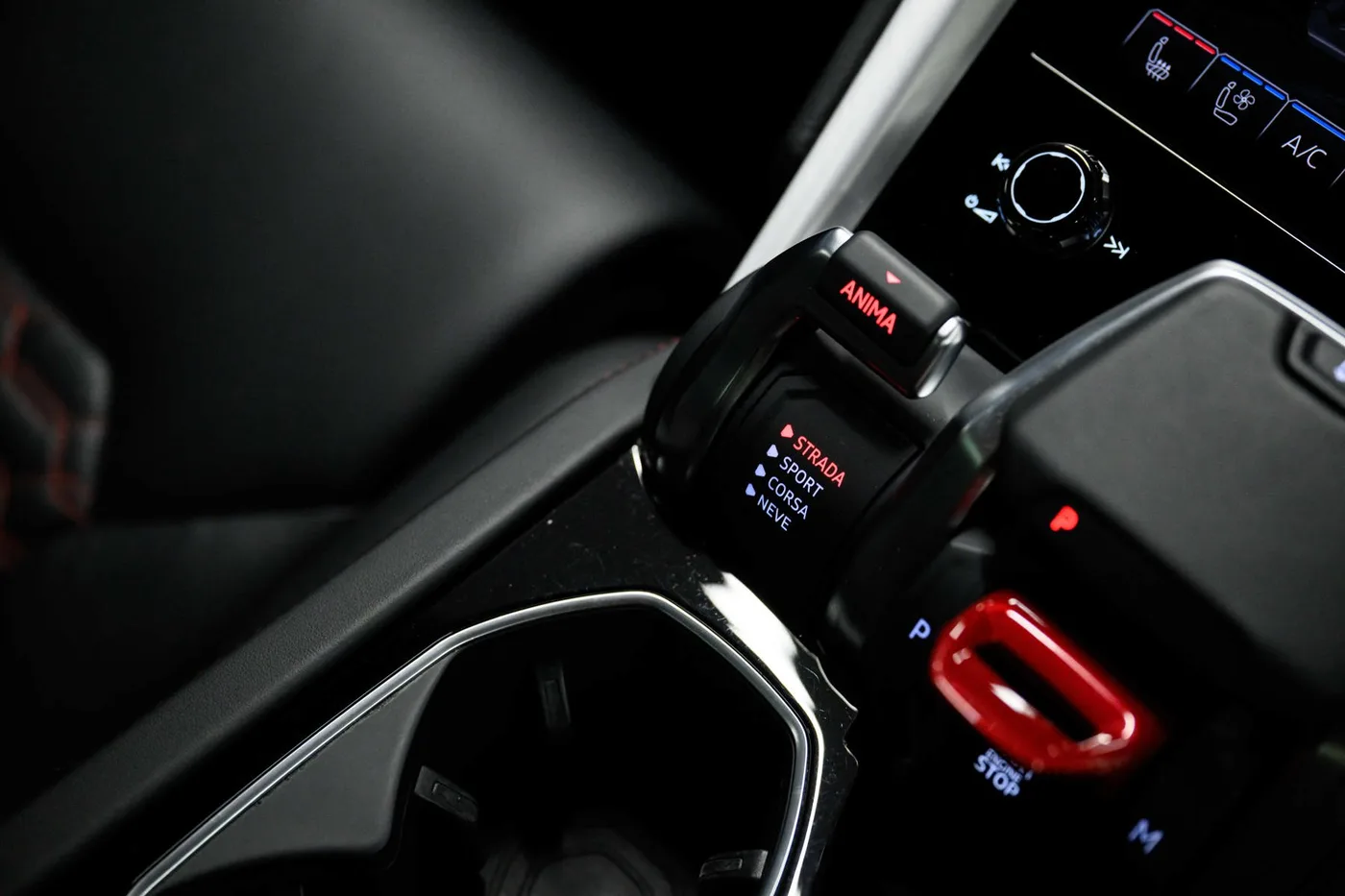 2018 Lamborghini Urus offered by a franchised dealer group in London, United Kingdom, photo 12 of 20