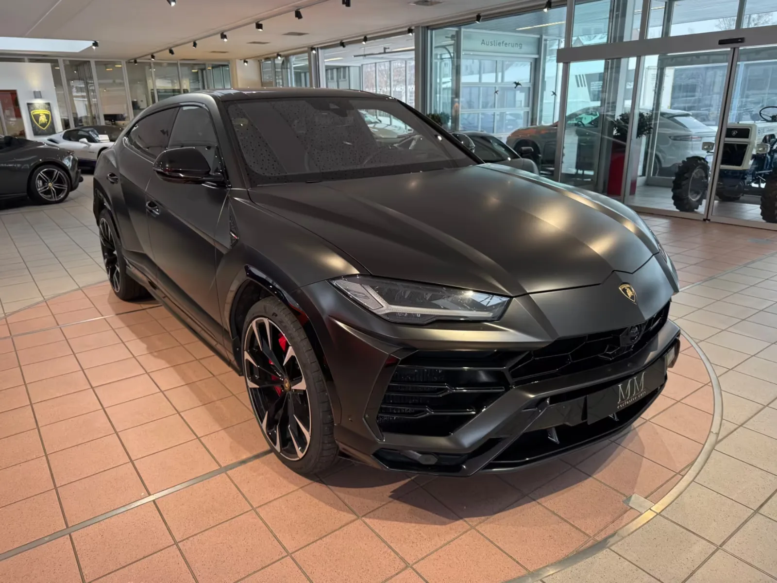 2018 Lamborghini Urus proposée par un concessionnaire spécialisé à Hannover, Allemagne, photo principale