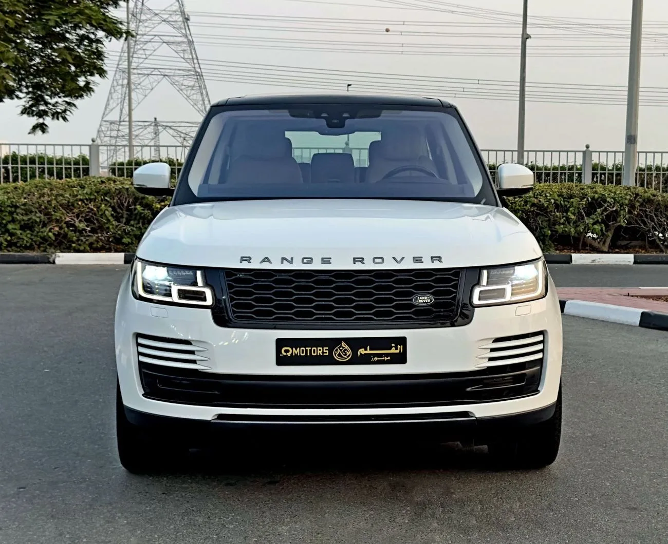 2018 Land Rover Range Rover HSE angeboten von einem Fachhändler in Dubai, Vereinigte Arabische Emirate, Foto 2 von 13
