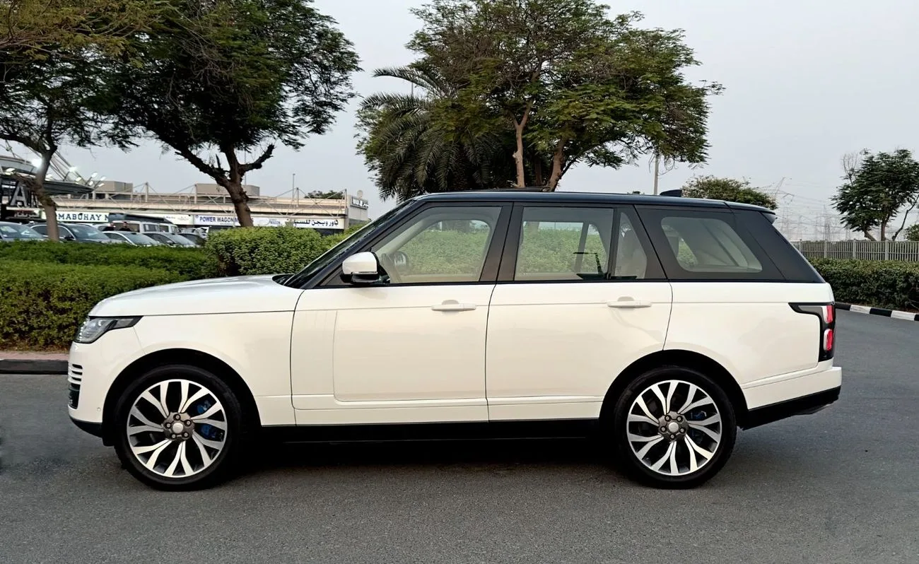 2018 Land Rover Range Rover HSE angeboten von einem Fachhändler in Dubai, Vereinigte Arabische Emirate, Foto 4 von 13