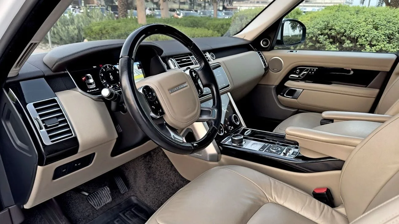 2018 Land Rover Range Rover HSE angeboten von einem Fachhändler in Dubai, Vereinigte Arabische Emirate, Foto 8 von 13