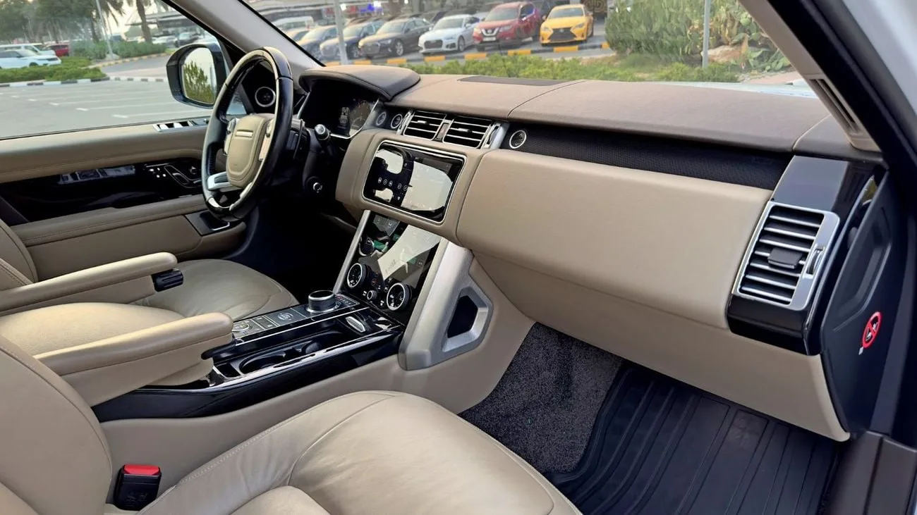 2018 Land Rover Range Rover HSE angeboten von einem Fachhändler in Dubai, Vereinigte Arabische Emirate, Foto 10 von 13