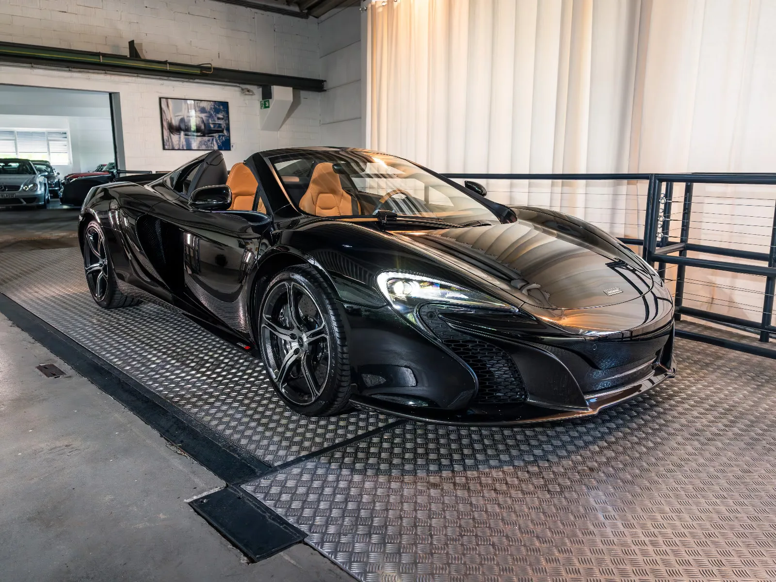 2018 McLaren 650S Spider offered by a specialist dealer in Ismaning, Germany, main photo
