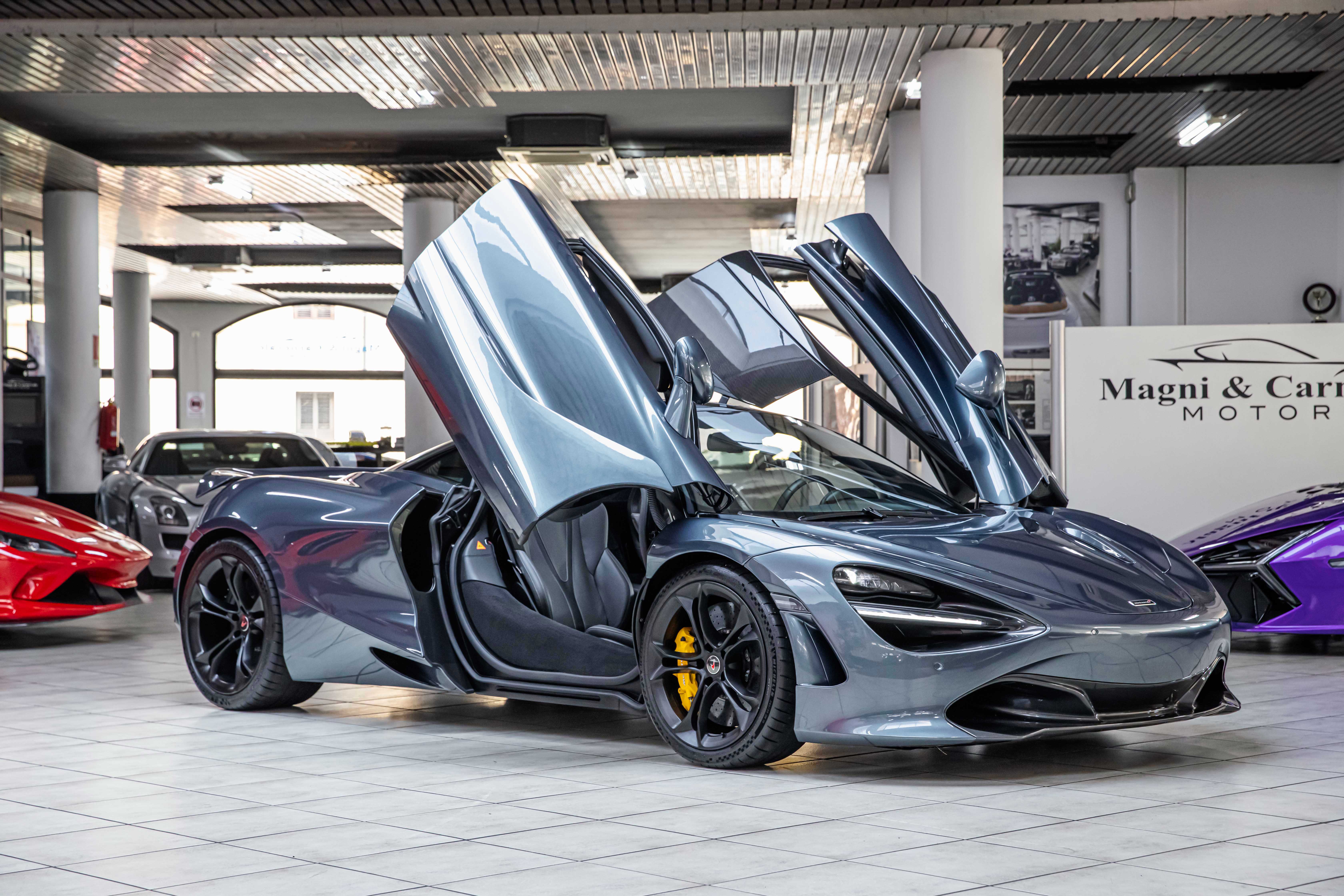 2018 McLaren 720S Coupé offered by a specialist dealer in Milan, Italy, photo 8 of 20