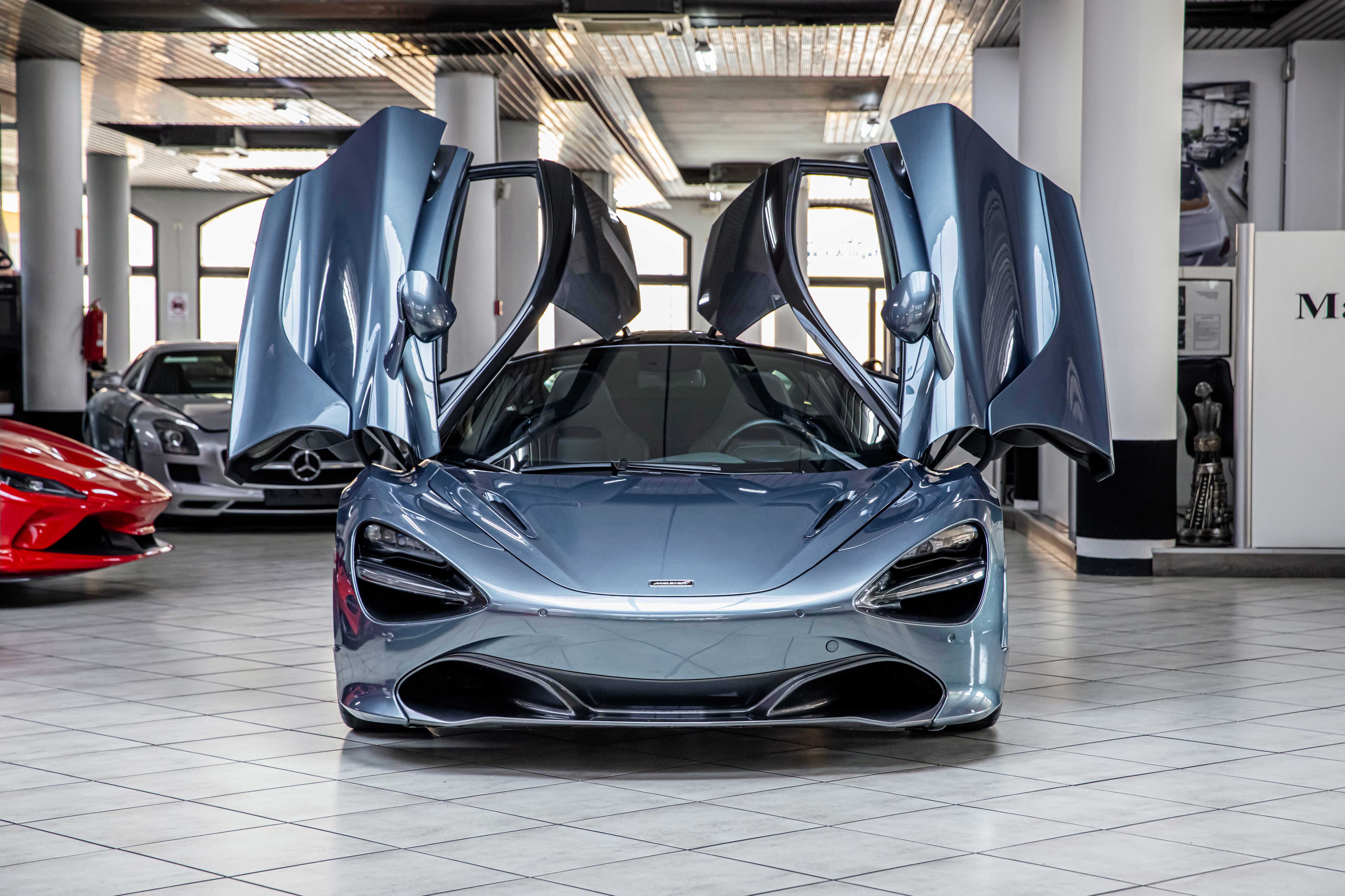 2018 McLaren 720S Coupé offered by a specialist dealer in Milan, Italy, photo 9 of 20