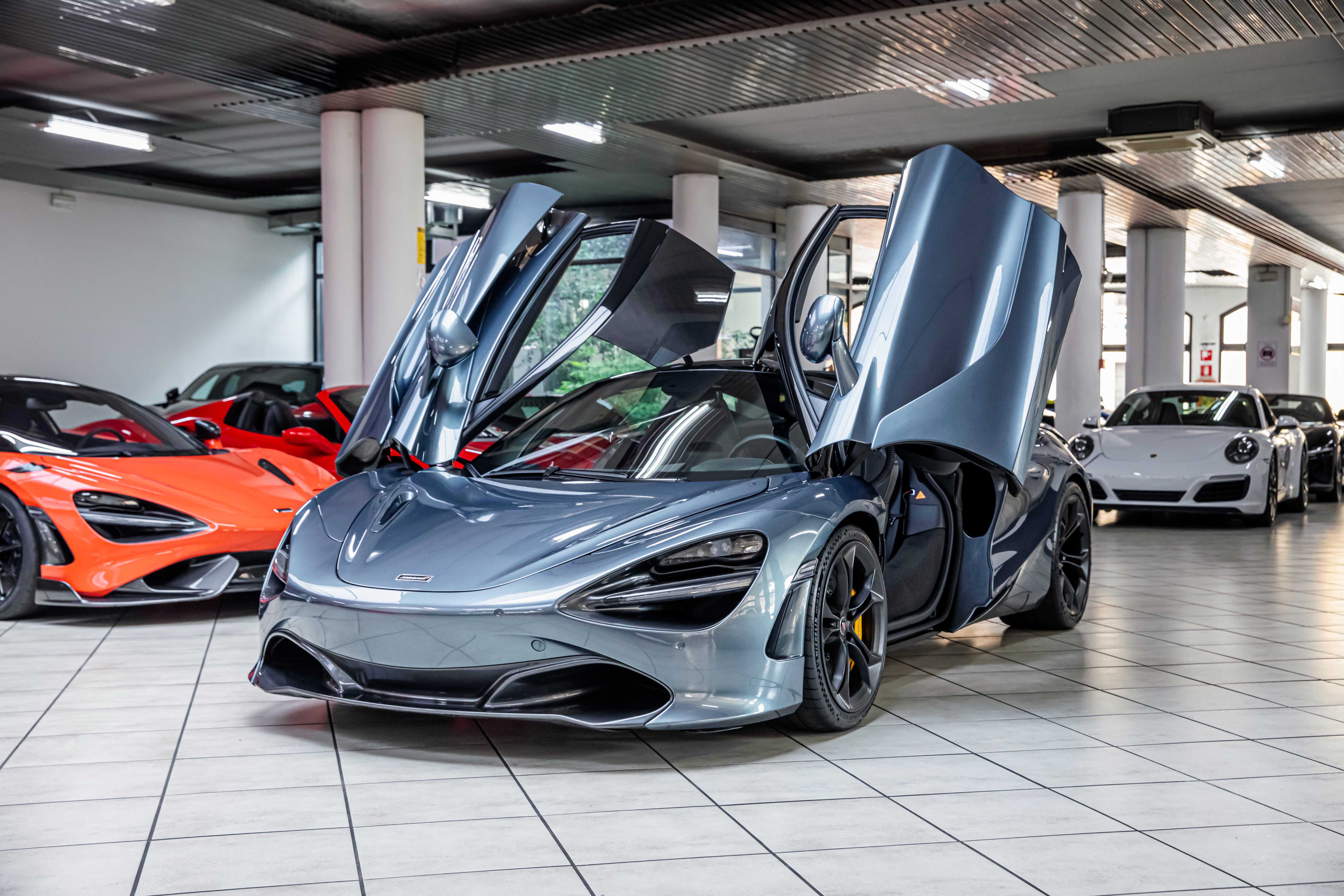 2018 McLaren 720S Coupé offered by a specialist dealer in Milan, Italy, photo 10 of 20