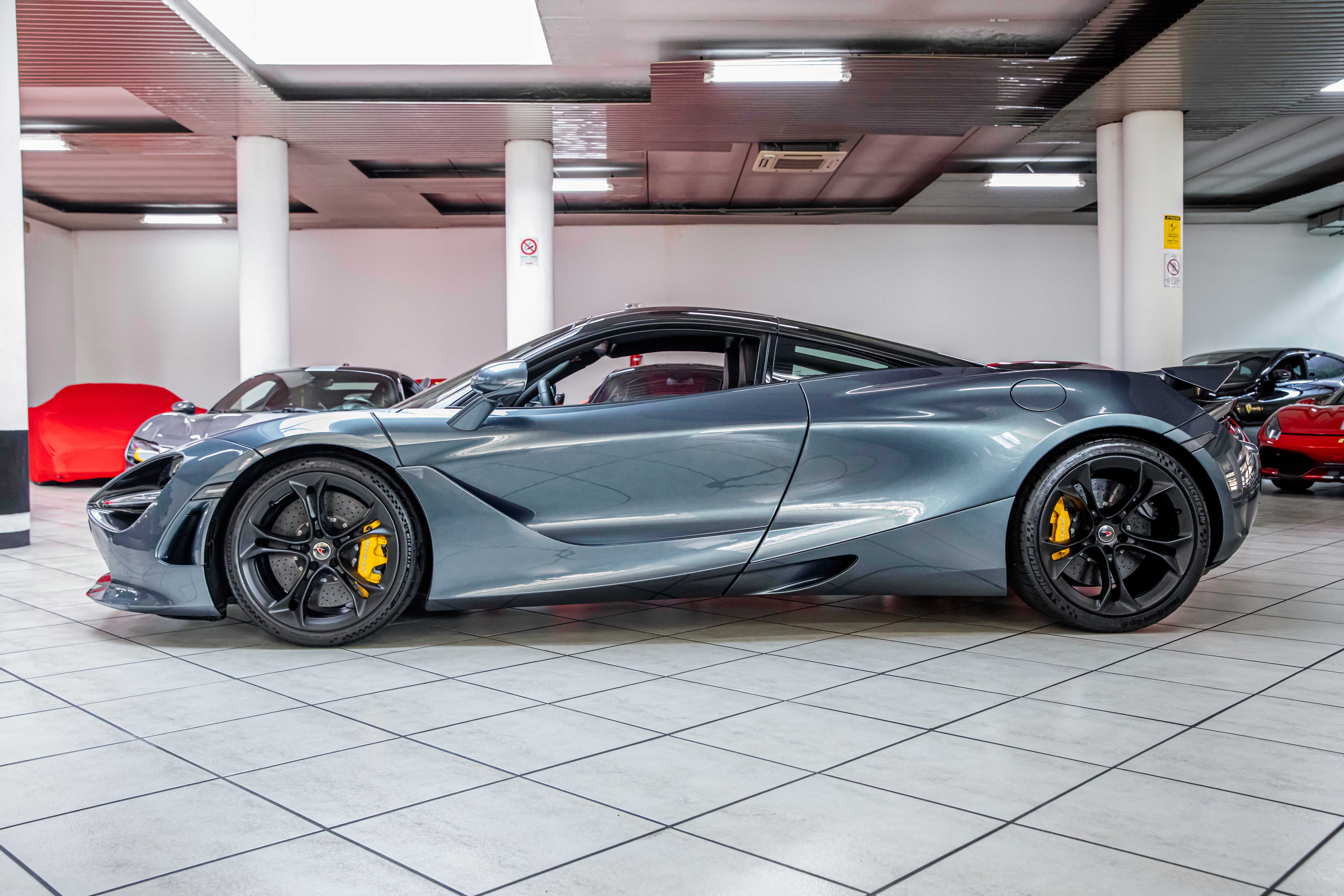 2018 McLaren 720S Coupé offered by a specialist dealer in Milan, Italy, photo 16 of 20