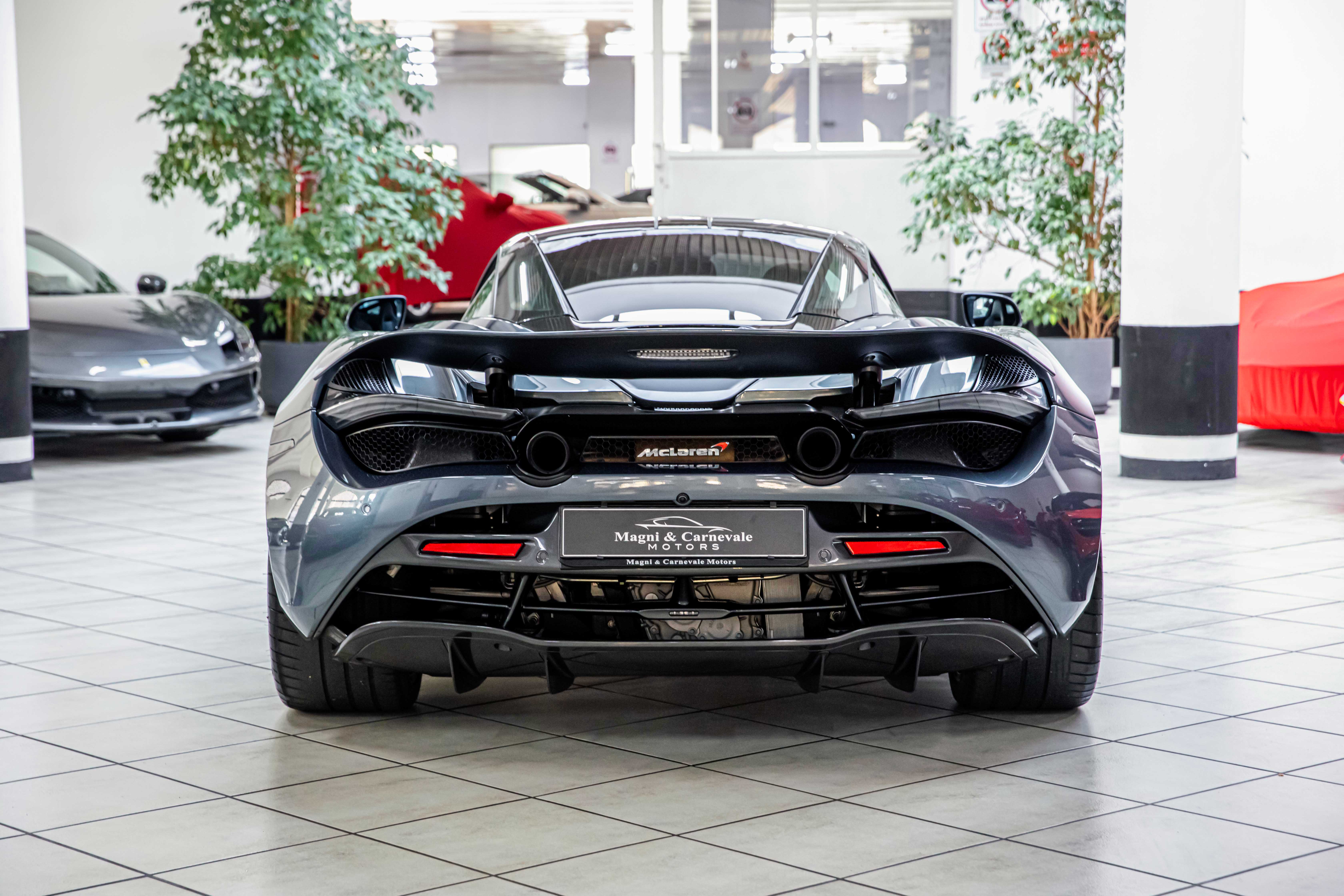 2018 McLaren 720S Coupé offered by a specialist dealer in Milan, Italy, photo 18 of 20