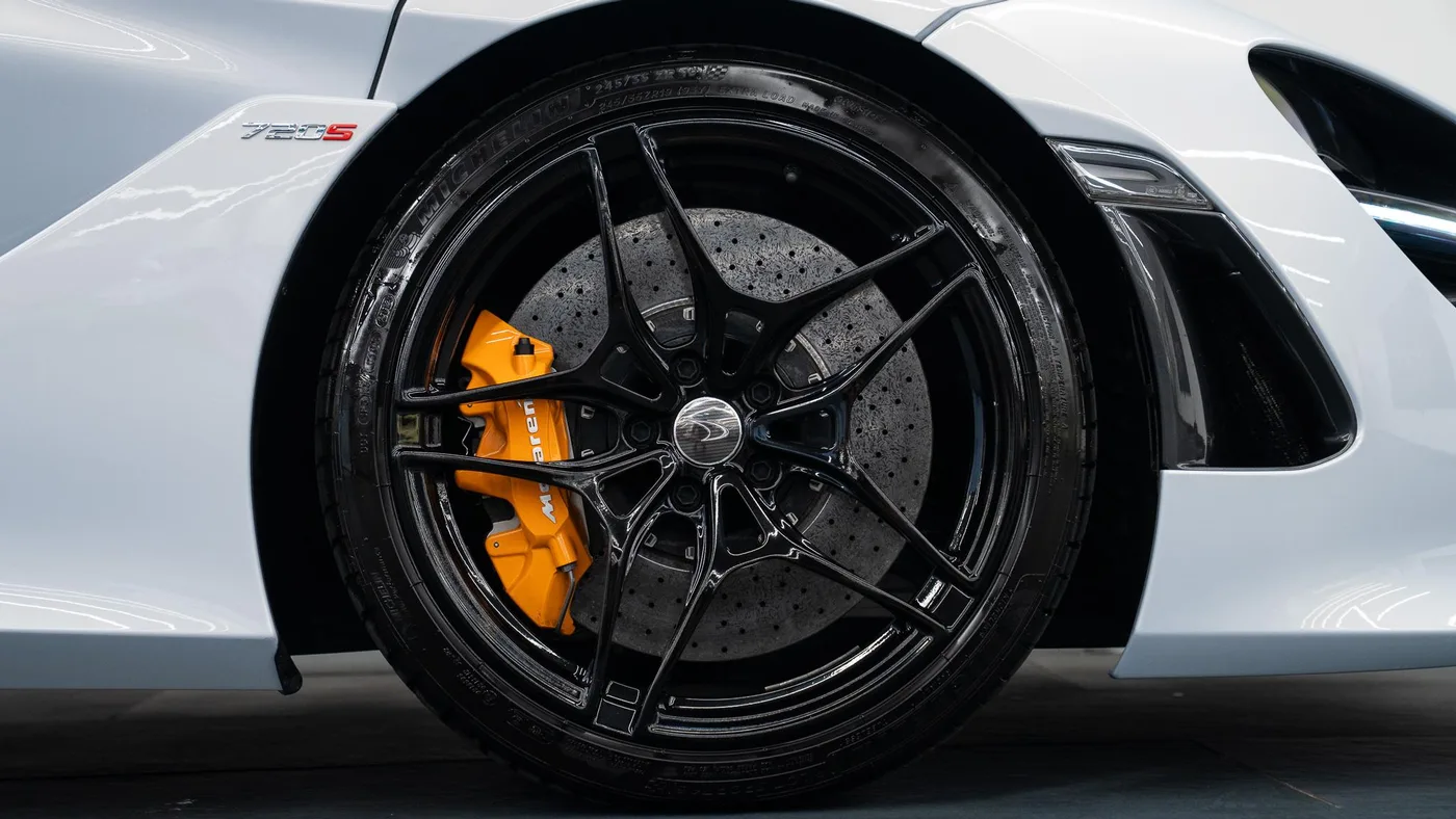 2018 McLaren 720S Performance offered by a specialist dealer in Swadlincote, United Kingdom, photo 11 of 15