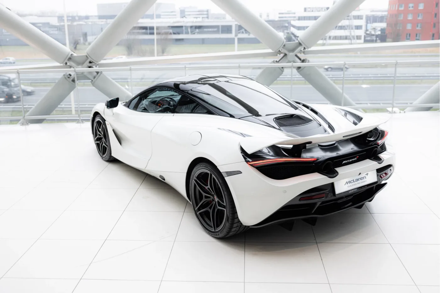 2018 McLaren 720S Performance angeboten von einem offiziellen McLaren und Morgan-Vertragshändler in Utrecht, Niederlande, Foto 2 von 25