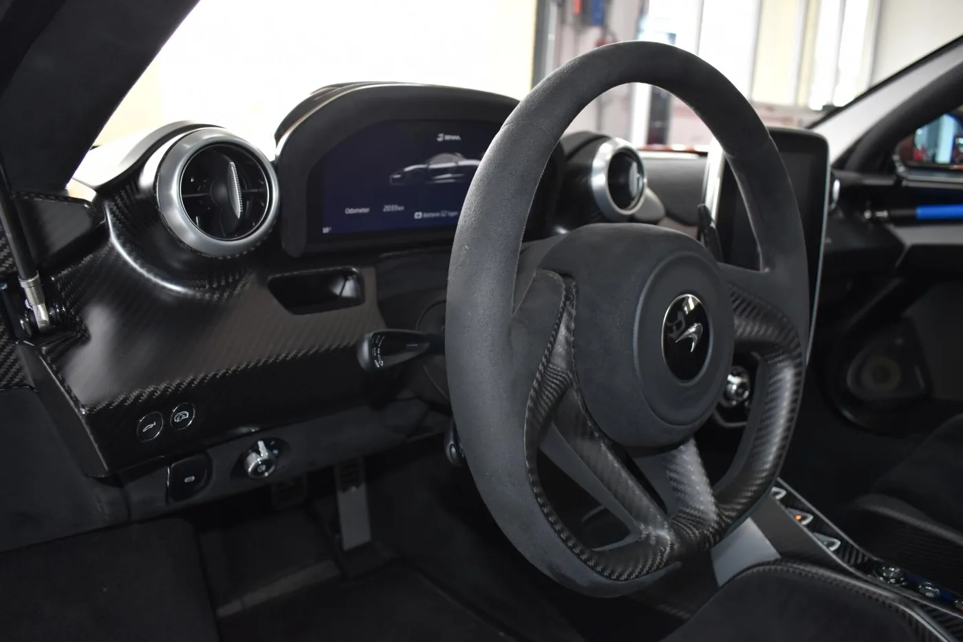 2018 McLaren Senna offered by a specialist dealer in Pfaffenhofen an der Ilm, Germany, photo 10 of 15