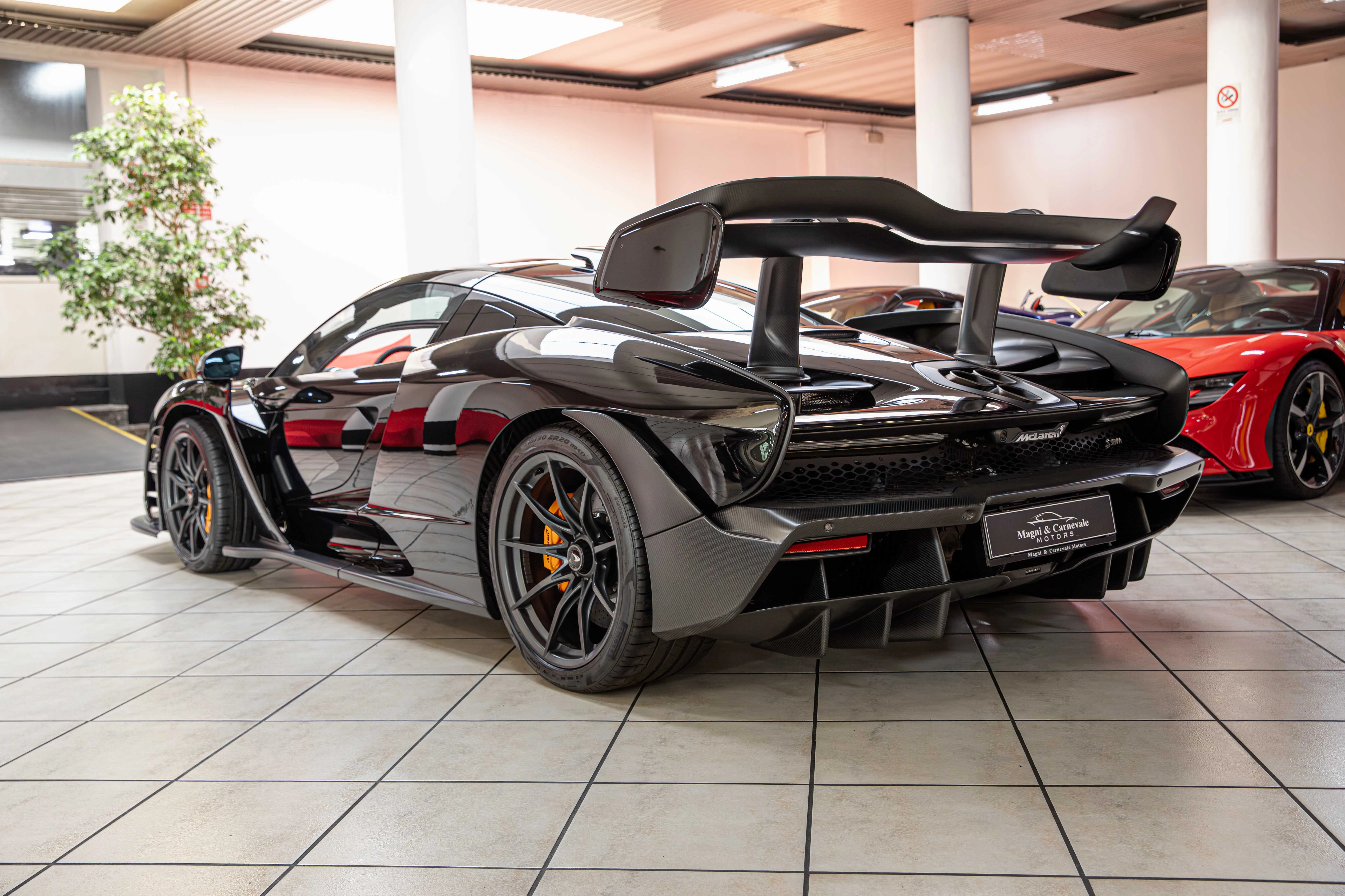 2018 McLaren Senna, 9/30