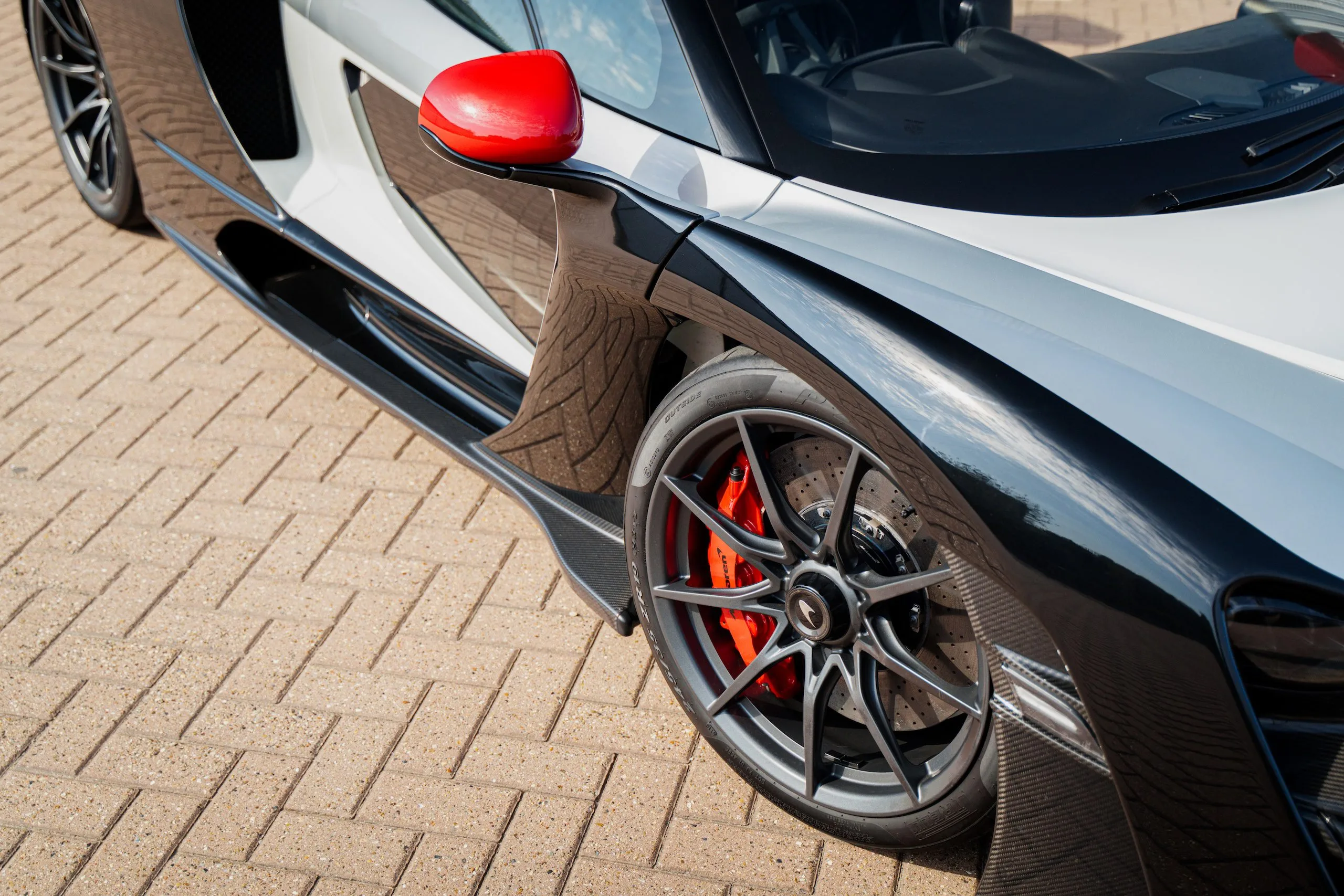 2018 McLaren Senna, 20/21