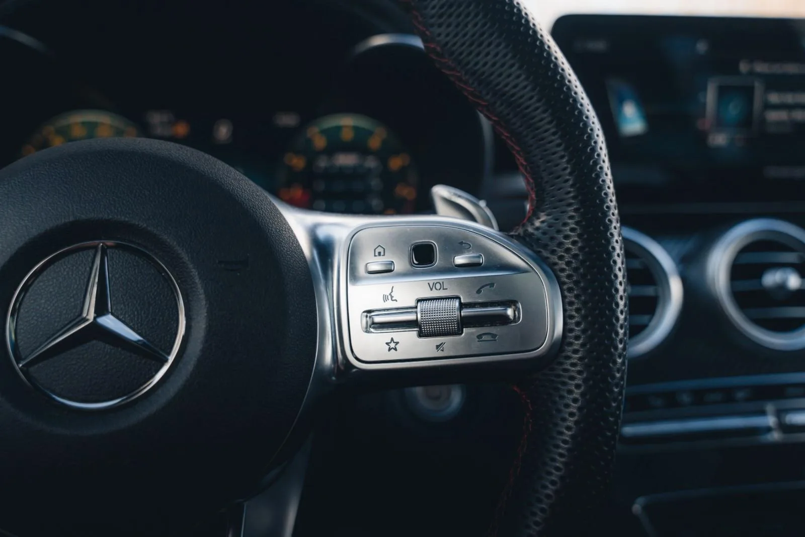 2018 Mercedes-AMG C 43 4MATIC Estate, 16/29