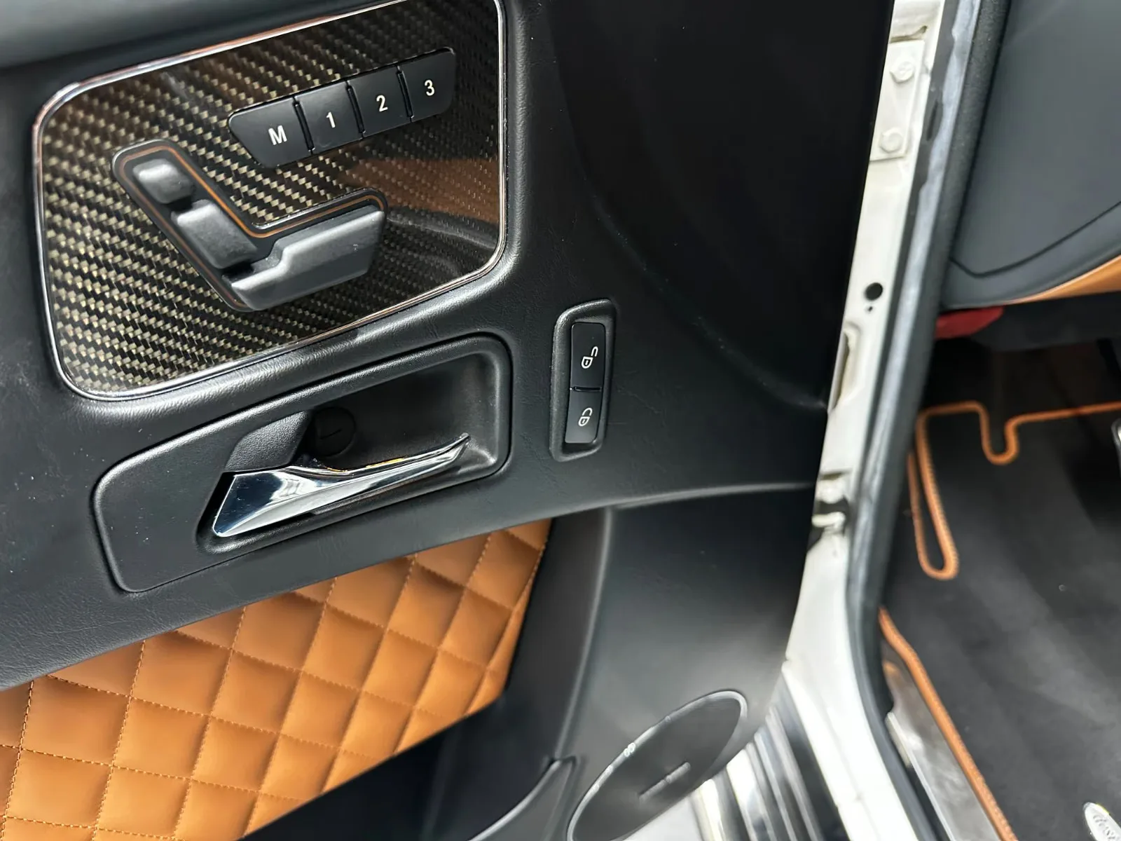 2018 Mercedes-AMG G 63 Exclusive Edition, 12/27