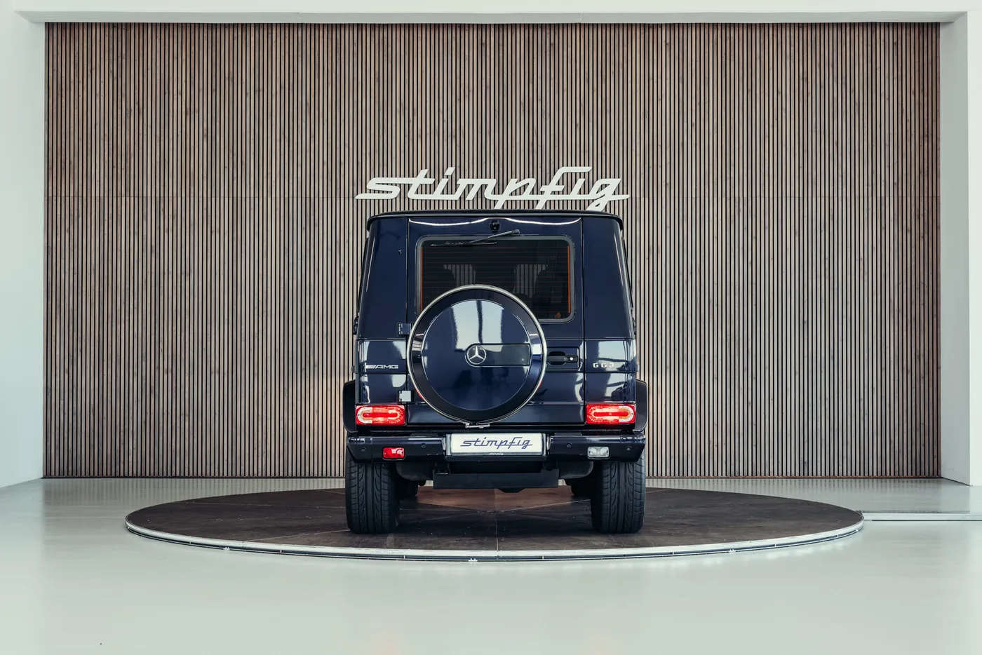 2018 Mercedes-AMG G 63 offered by a collector car specialist in Stuttgart, Germany, photo 4 of 25