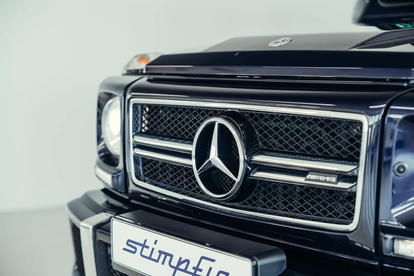 2018 Mercedes-AMG G 63 offered by a collector car specialist in Stuttgart, Germany, photo 9 of 25