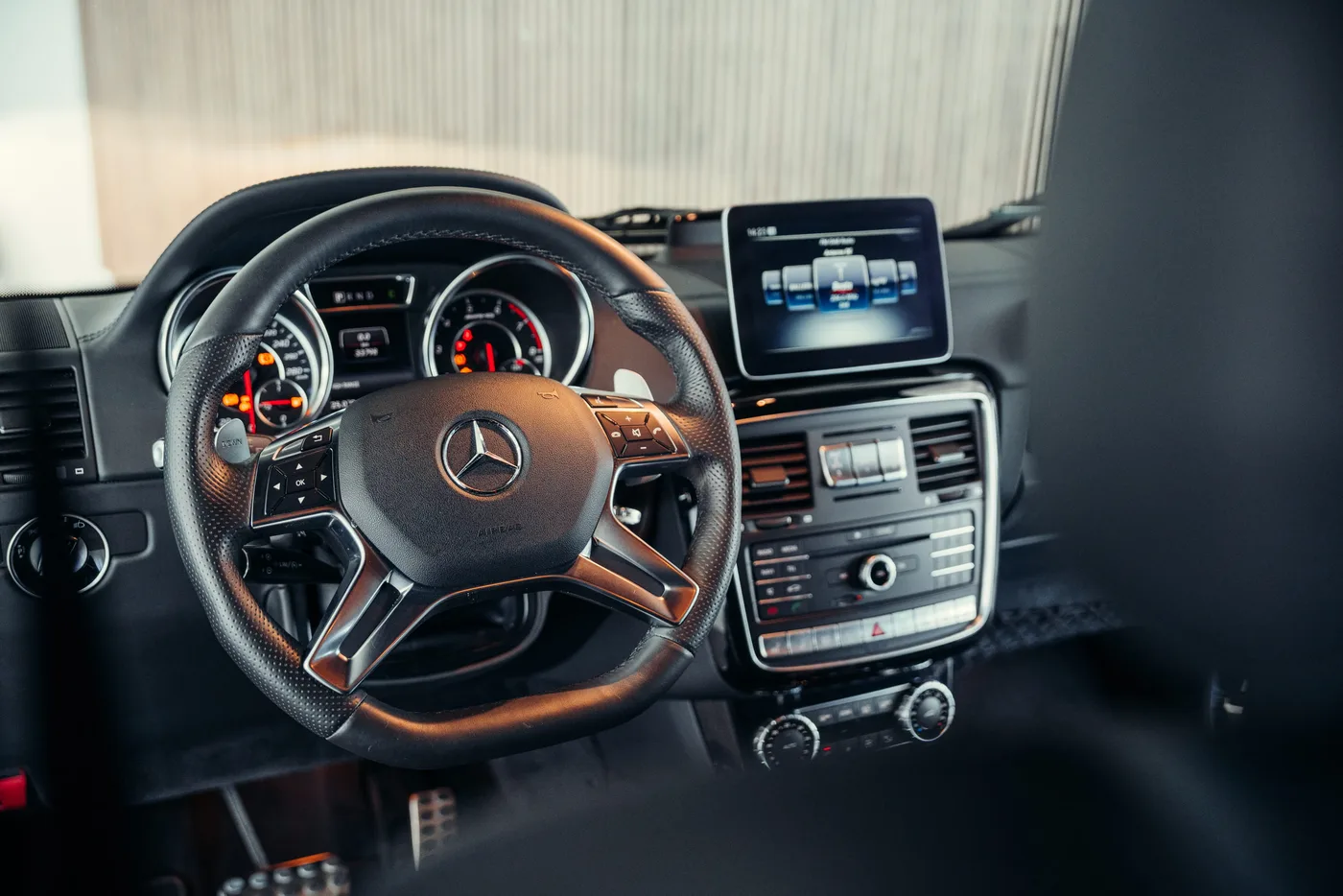 2018 Mercedes-AMG G 63 offered by a collector car specialist in Stuttgart, Germany, photo 22 of 25