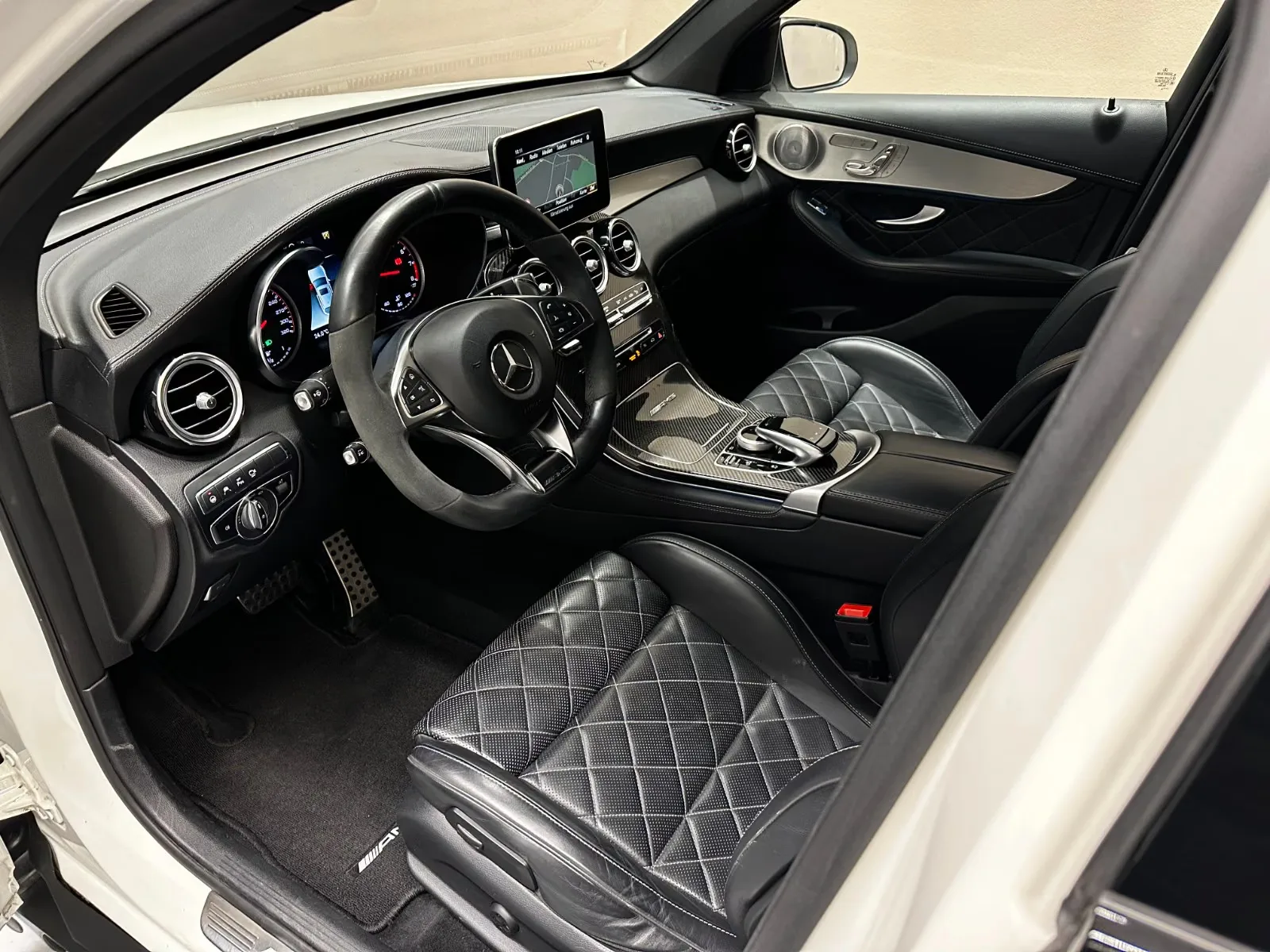 2018 Mercedes-AMG GLC 63 S Coupé, 9/27
