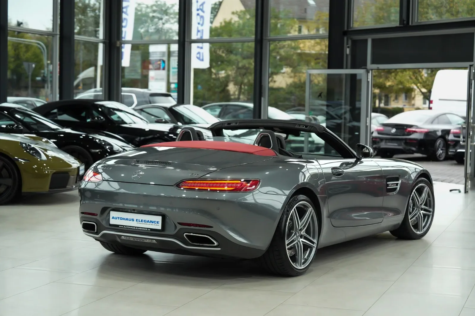 2018 Mercedes-AMG GT Roadster, 2/30