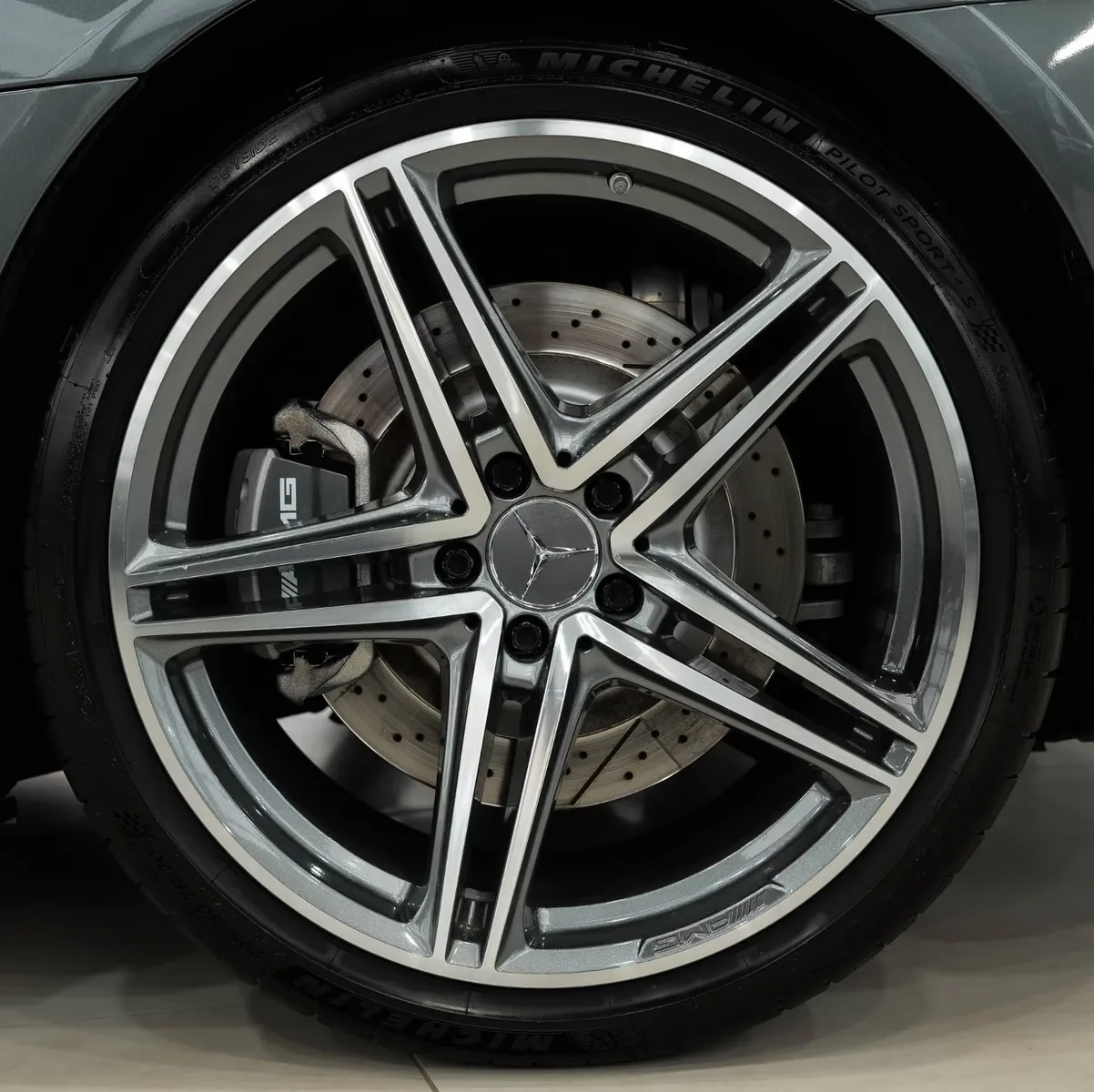 2018 Mercedes-AMG GT Roadster, 13/30