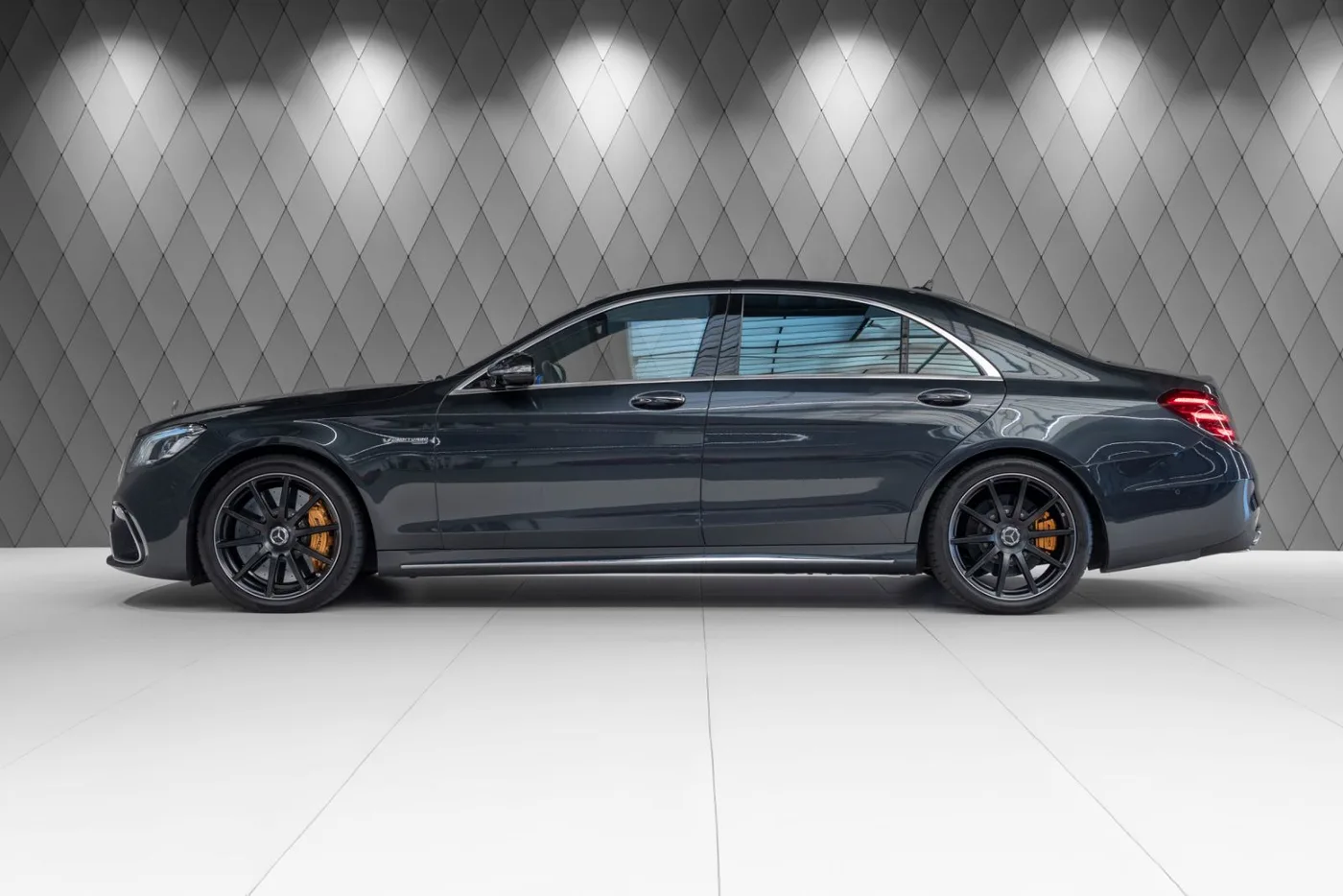 2018 Mercedes-AMG S 63 long angeboten von einem Supersportwagenhändler in Schenefeld, Deutschland, Foto 4 von 25