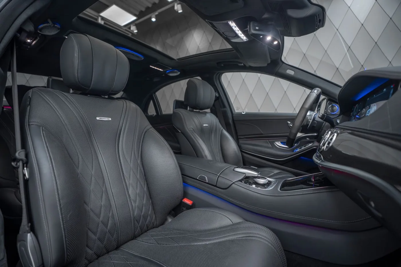 2018 Mercedes-AMG S 63 long angeboten von einem Supersportwagenhändler in Schenefeld, Deutschland, Foto 16 von 25